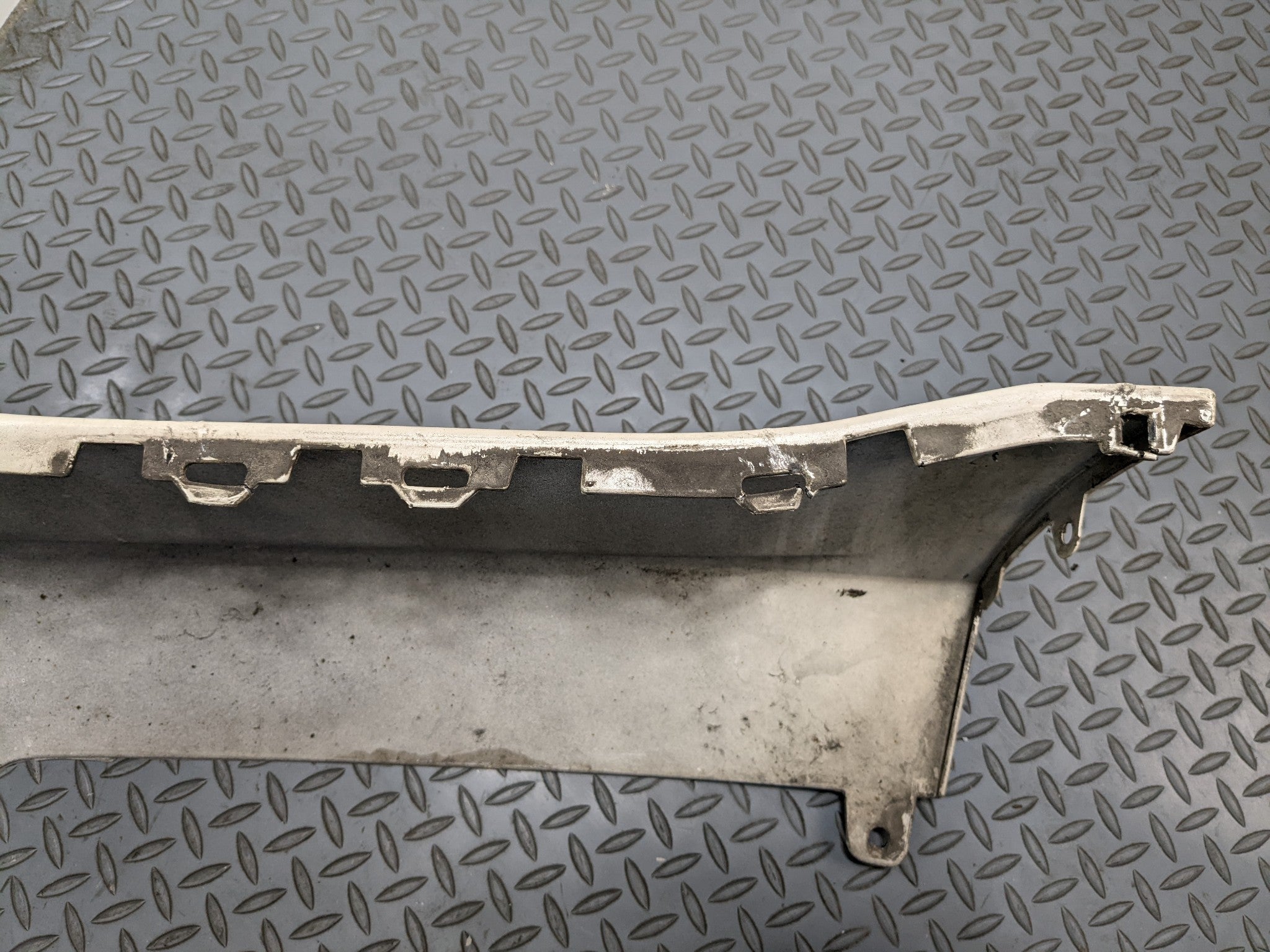 2004 - 2009 CADILLAC SRX OEM REAR BUMPER LOWER COVER PANEL WHITE DIAMOND PEARL