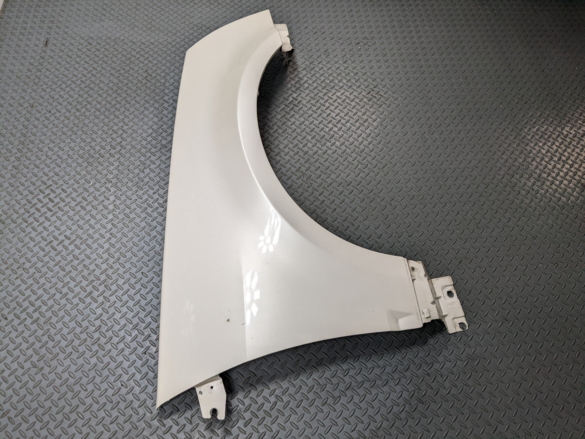 2004 - 2009 CADILLAC SRX OEM FENDER COVER PANEL FRONT RIGHT PASSENGER SIDE