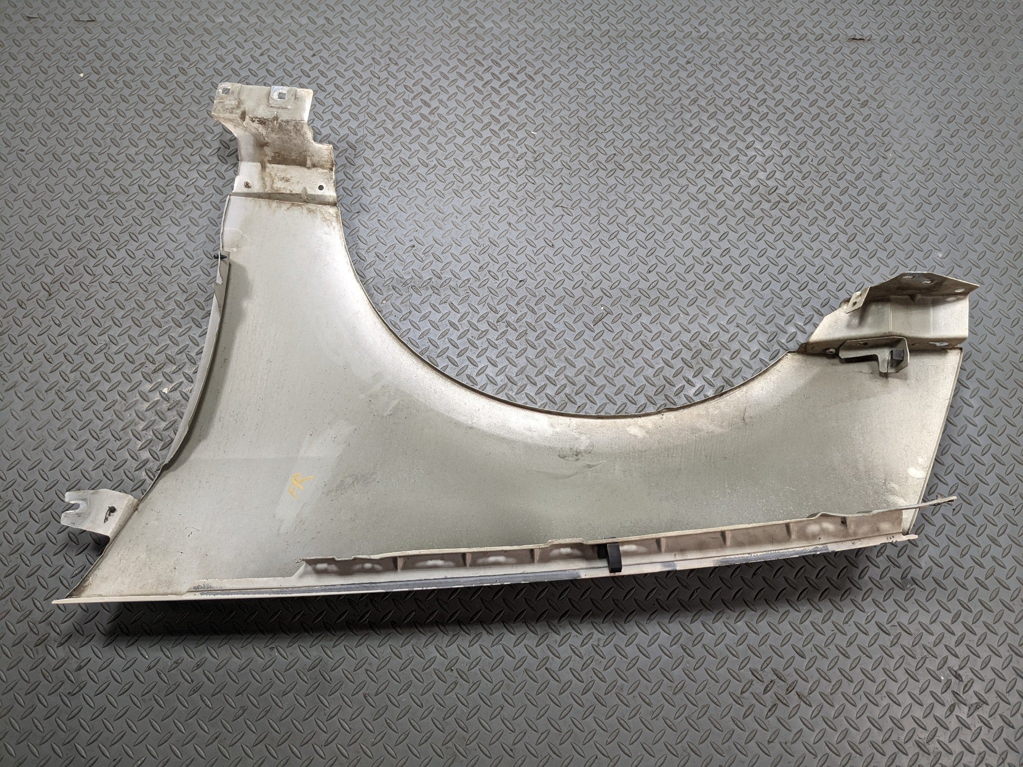 2004 - 2009 CADILLAC SRX OEM FENDER COVER PANEL FRONT RIGHT PASSENGER SIDE