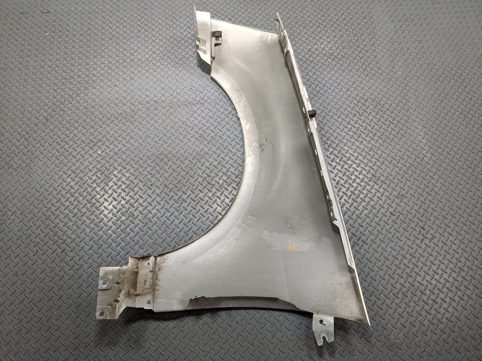 2004 - 2009 CADILLAC SRX OEM FENDER COVER PANEL FRONT RIGHT PASSENGER SIDE