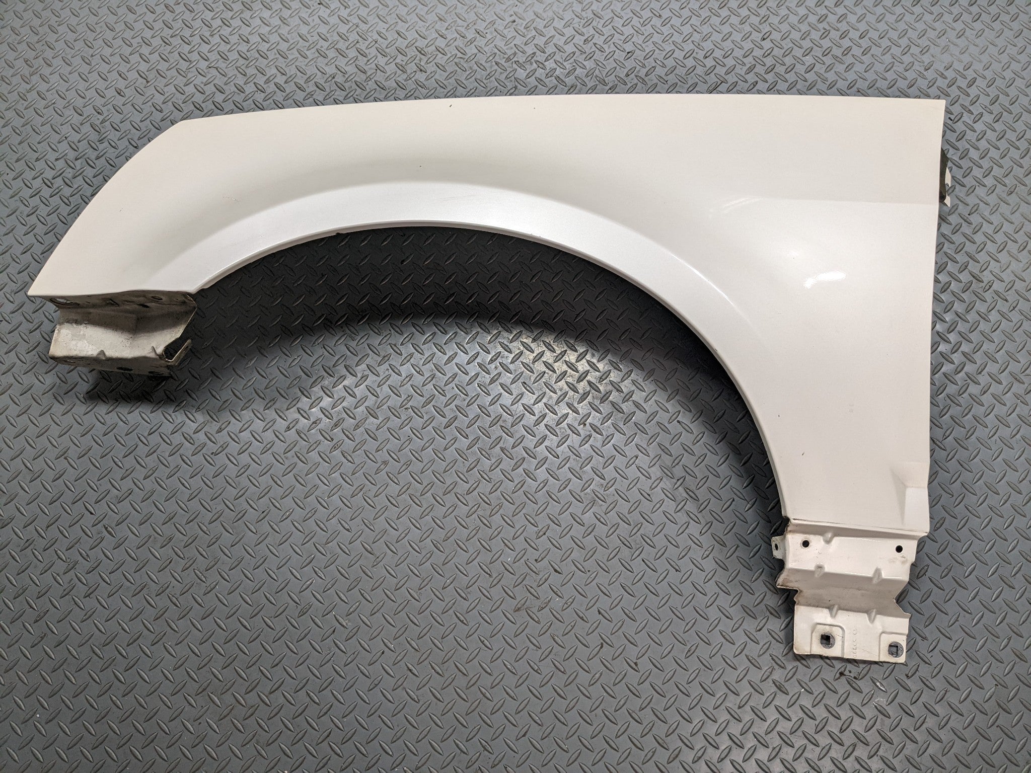 2004 - 2009 CADILLAC SRX OEM FENDER COVER PANEL FRONT LEFT DRIVER SIDE