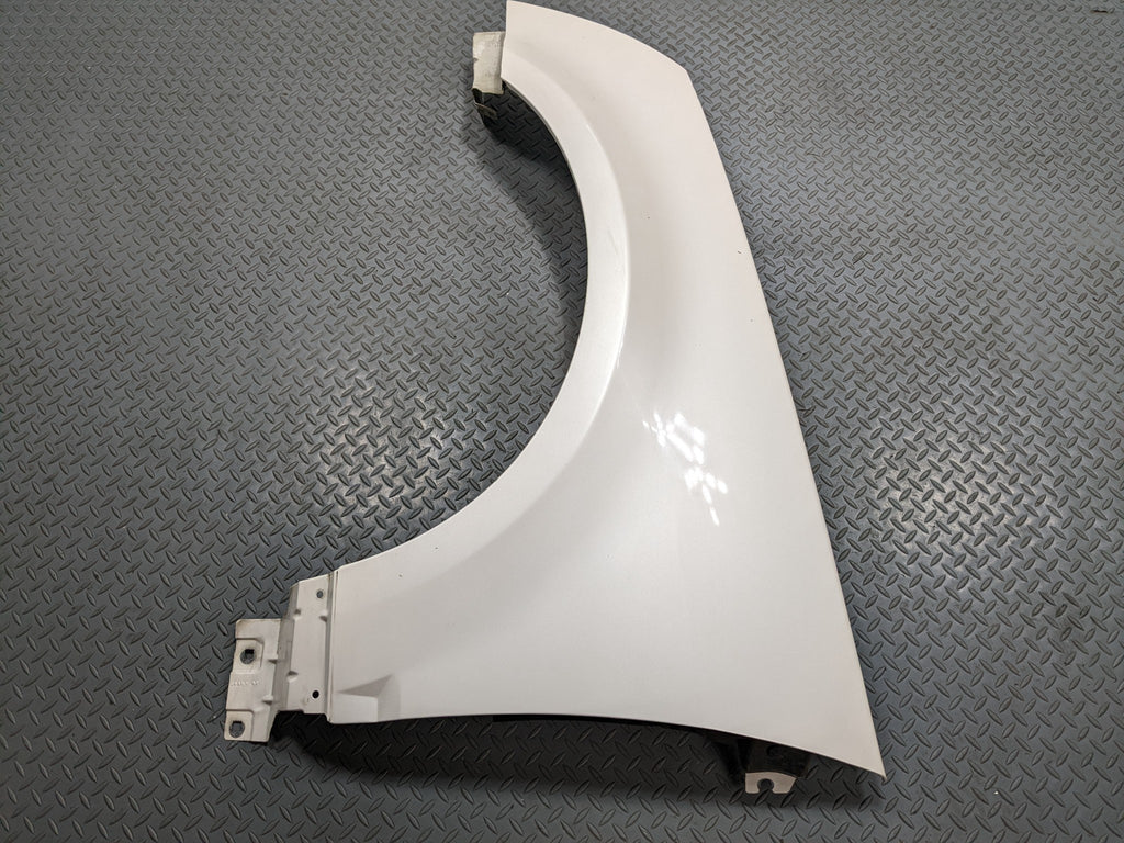 2004 - 2009 CADILLAC SRX OEM FENDER COVER PANEL FRONT LEFT DRIVER SIDE