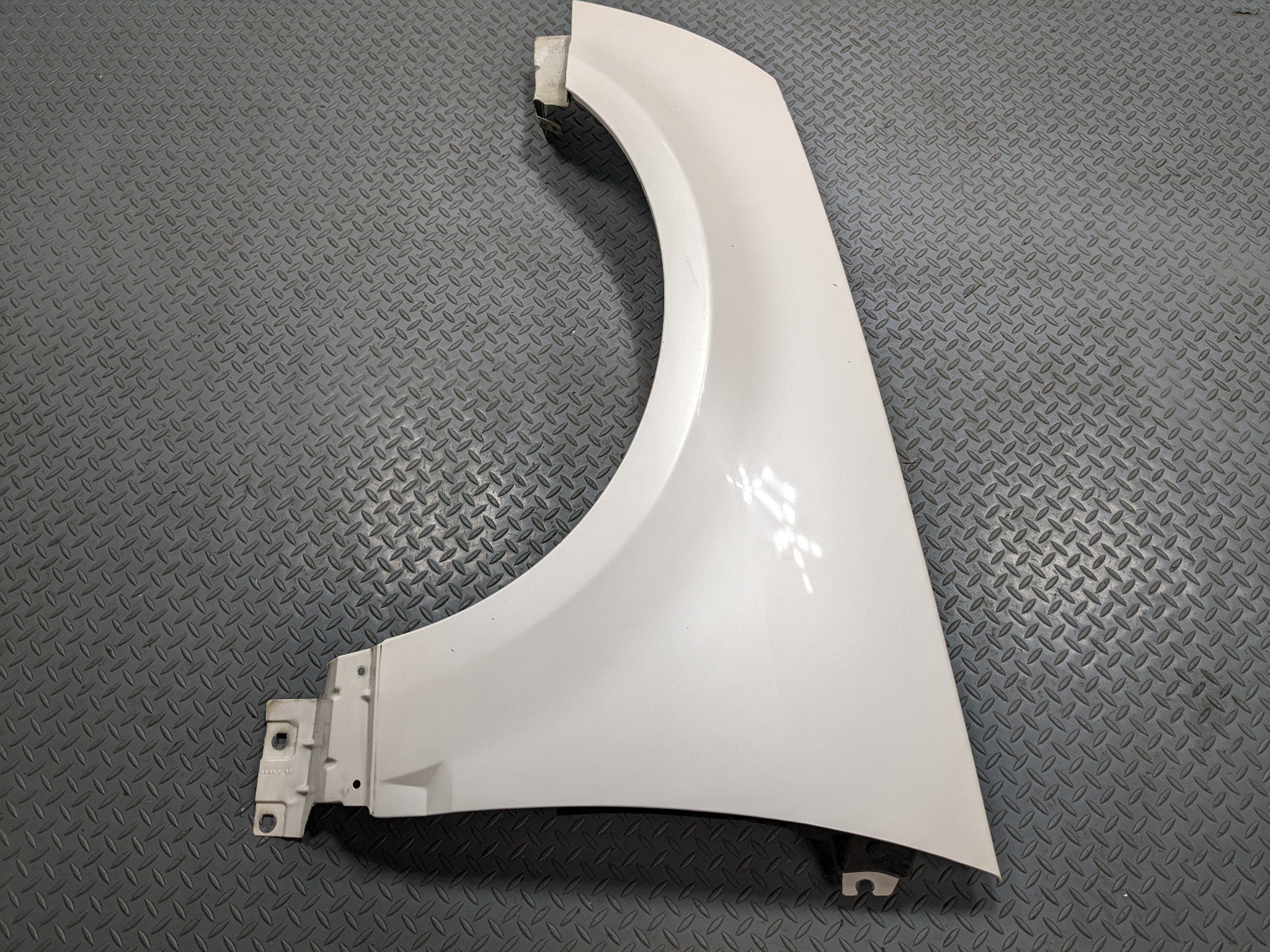2004 - 2009 CADILLAC SRX OEM FENDER COVER PANEL FRONT LEFT DRIVER SIDE