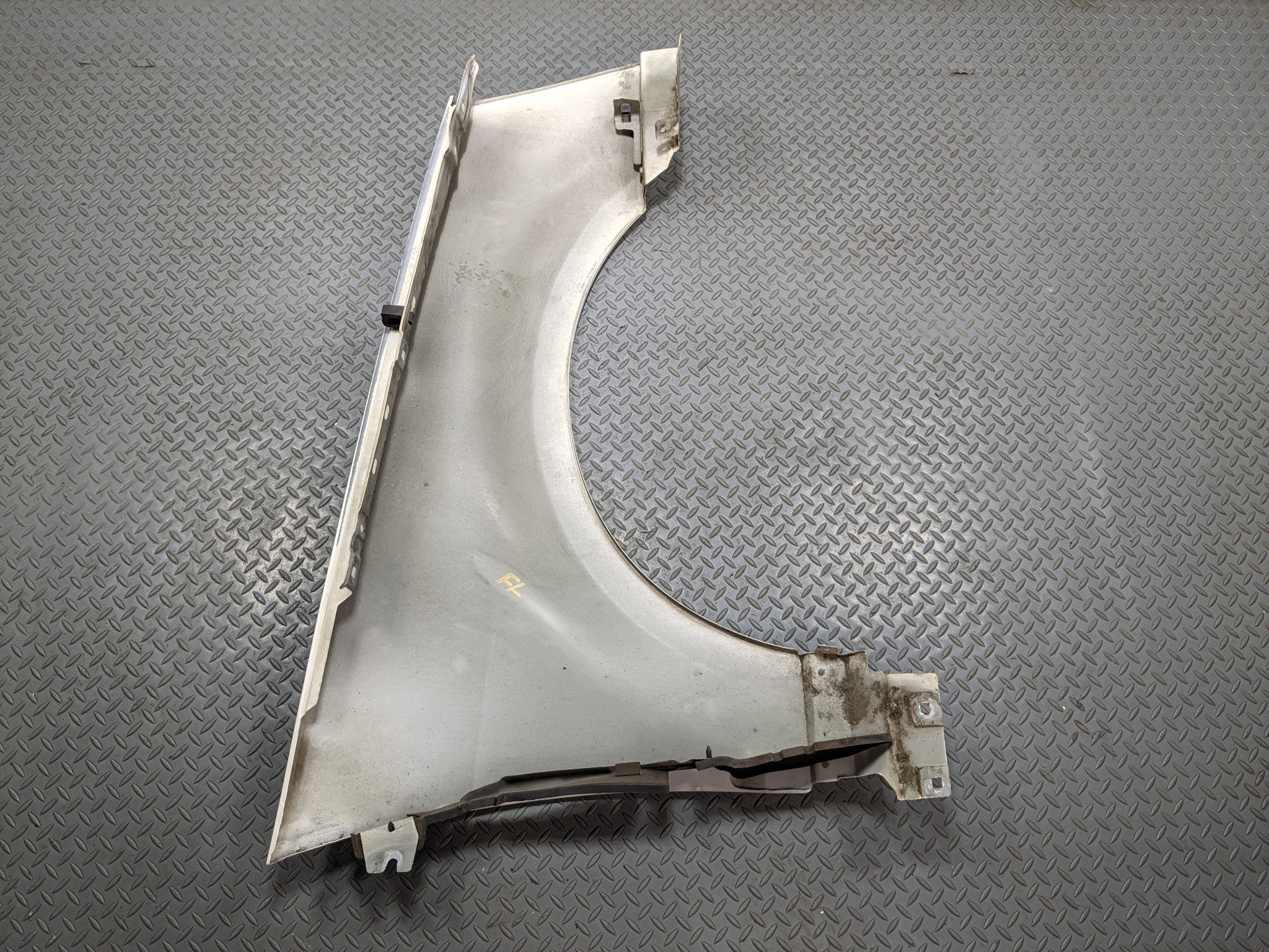 2004 - 2009 CADILLAC SRX OEM FENDER COVER PANEL FRONT LEFT DRIVER SIDE