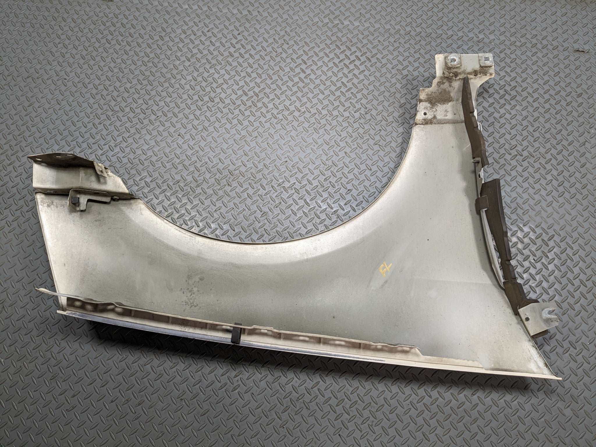 2004 - 2009 CADILLAC SRX OEM FENDER COVER PANEL FRONT LEFT DRIVER SIDE