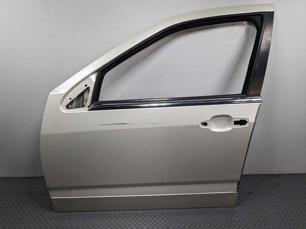 04 - 09 CADILLAC SRX OEM DOOR SHELL PANEL WHITE DIAMOND PEARL FRONT LEFT SIDE