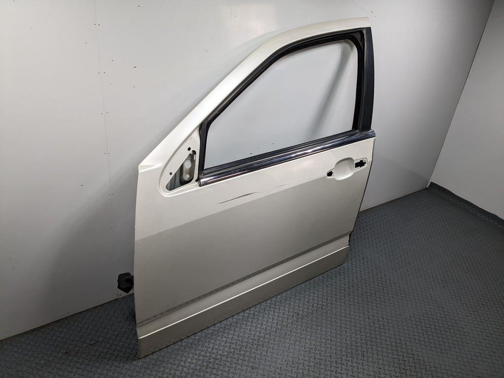 04 - 09 CADILLAC SRX OEM DOOR SHELL PANEL WHITE DIAMOND PEARL FRONT LEFT SIDE