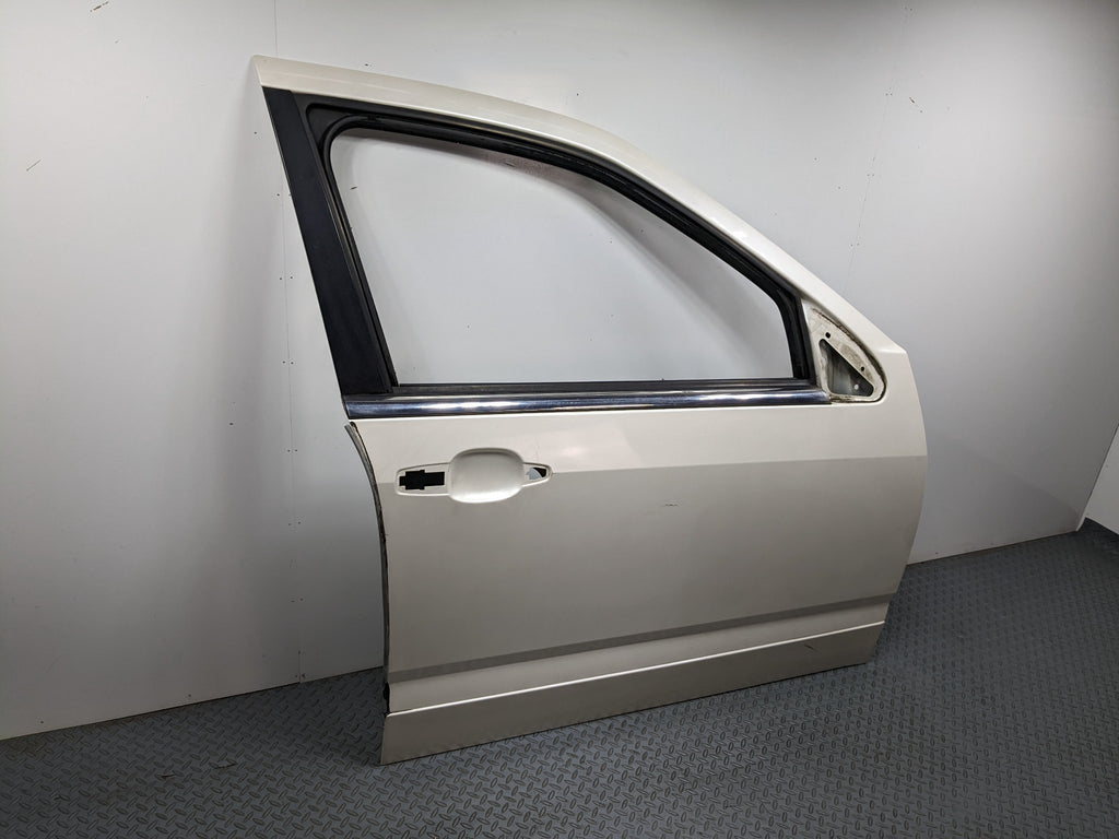 04 - 09 CADILLAC SRX OEM DOOR SHELL PANEL WHITE DIAMOND PEARL FRONT RIGHT SIDE