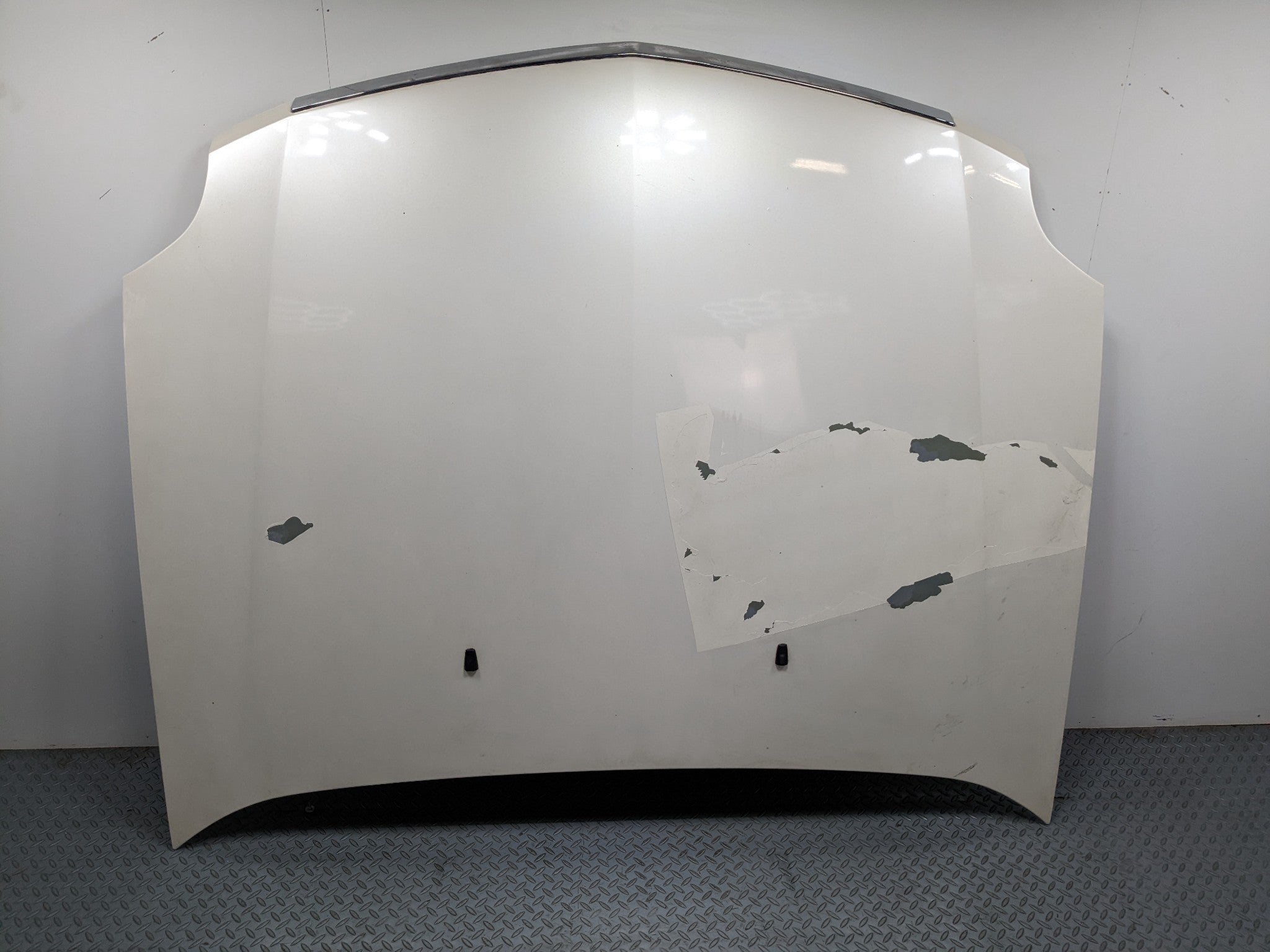 2004 - 2009 CADILLAC SRX OEM FRONT HOOD BONNET SHELL PANEL WHITE DIAMOND PEARL