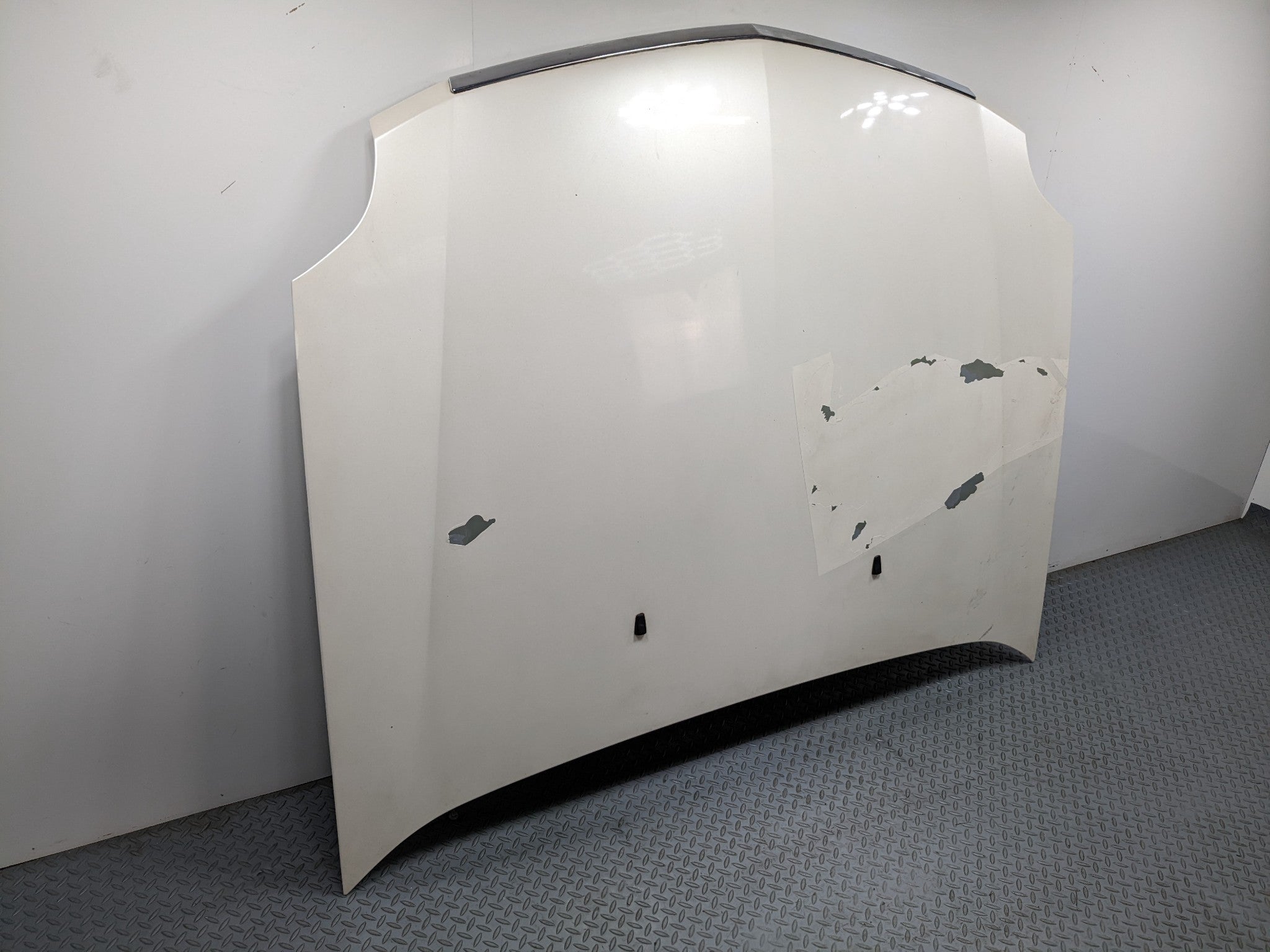 2004 - 2009 CADILLAC SRX OEM FRONT HOOD BONNET SHELL PANEL WHITE DIAMOND PEARL