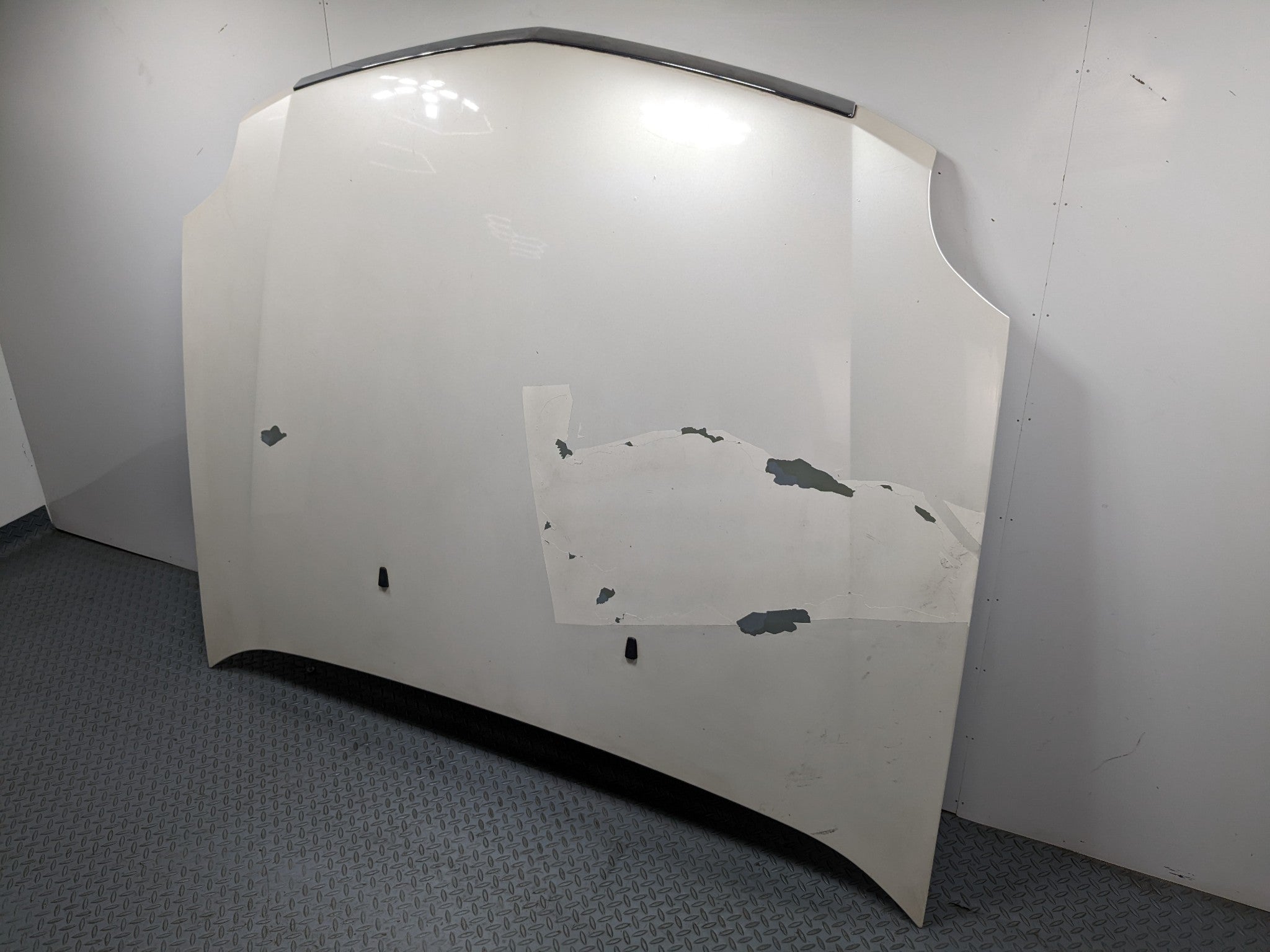 2004 - 2009 CADILLAC SRX OEM FRONT HOOD BONNET SHELL PANEL WHITE DIAMOND PEARL