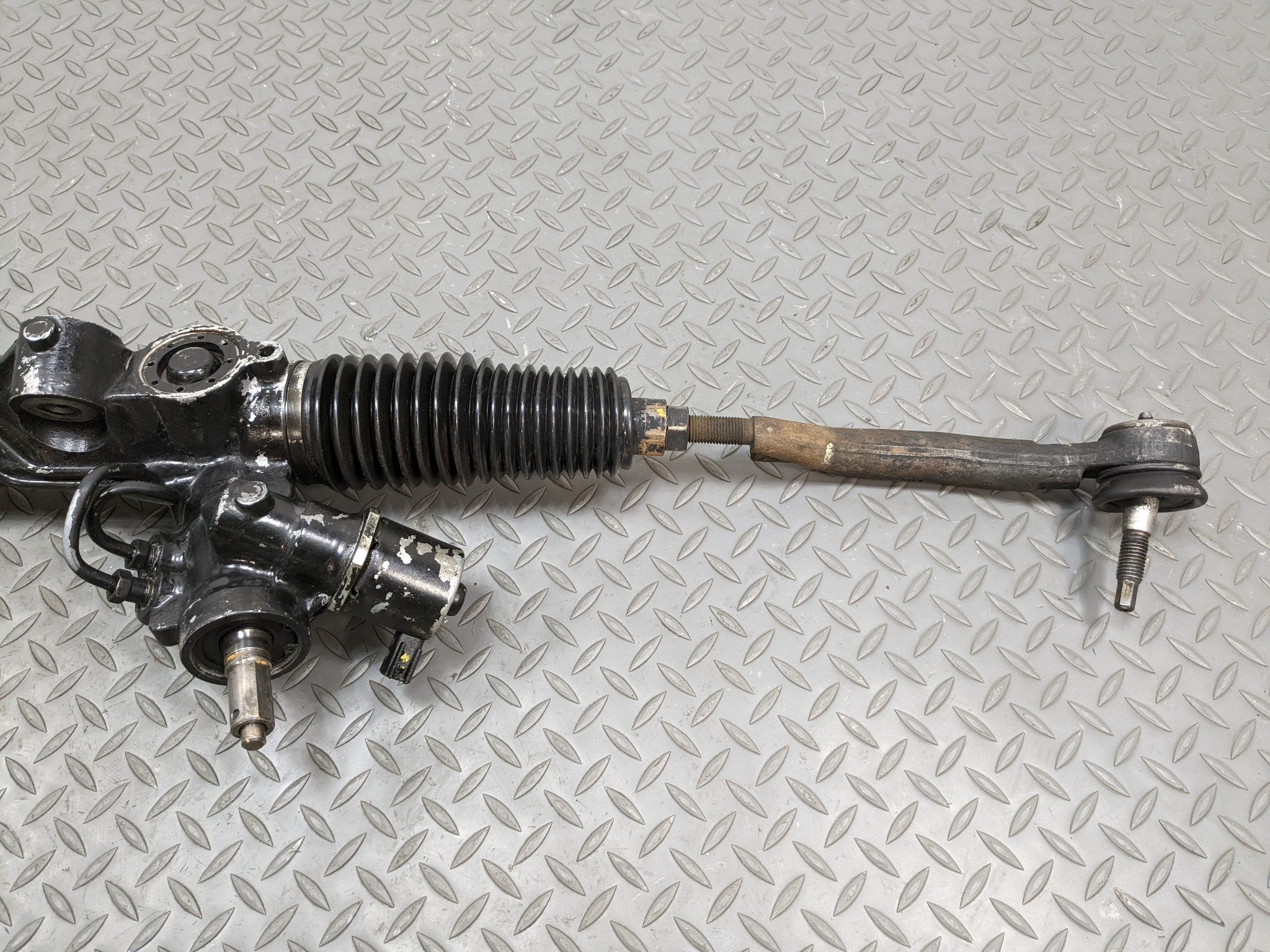 2004 - 2009 CADILLAC SRX OEM POWER STEERING GEAR RACK AND PINION ASSEMBLY