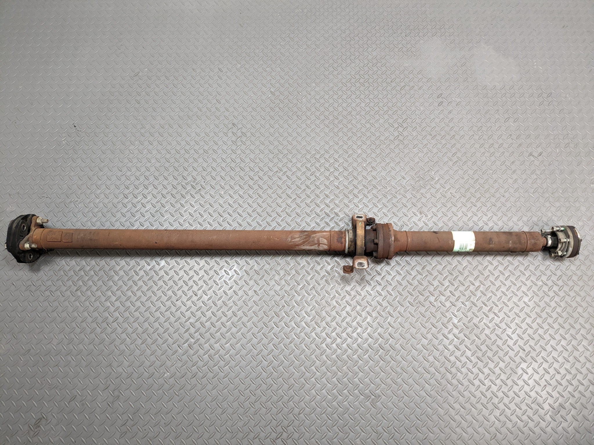 2004 - 2009 CADILLAC SRX OEM REAR DRIVE SHAFT CARDAN PROPELLER ASSEMBLY