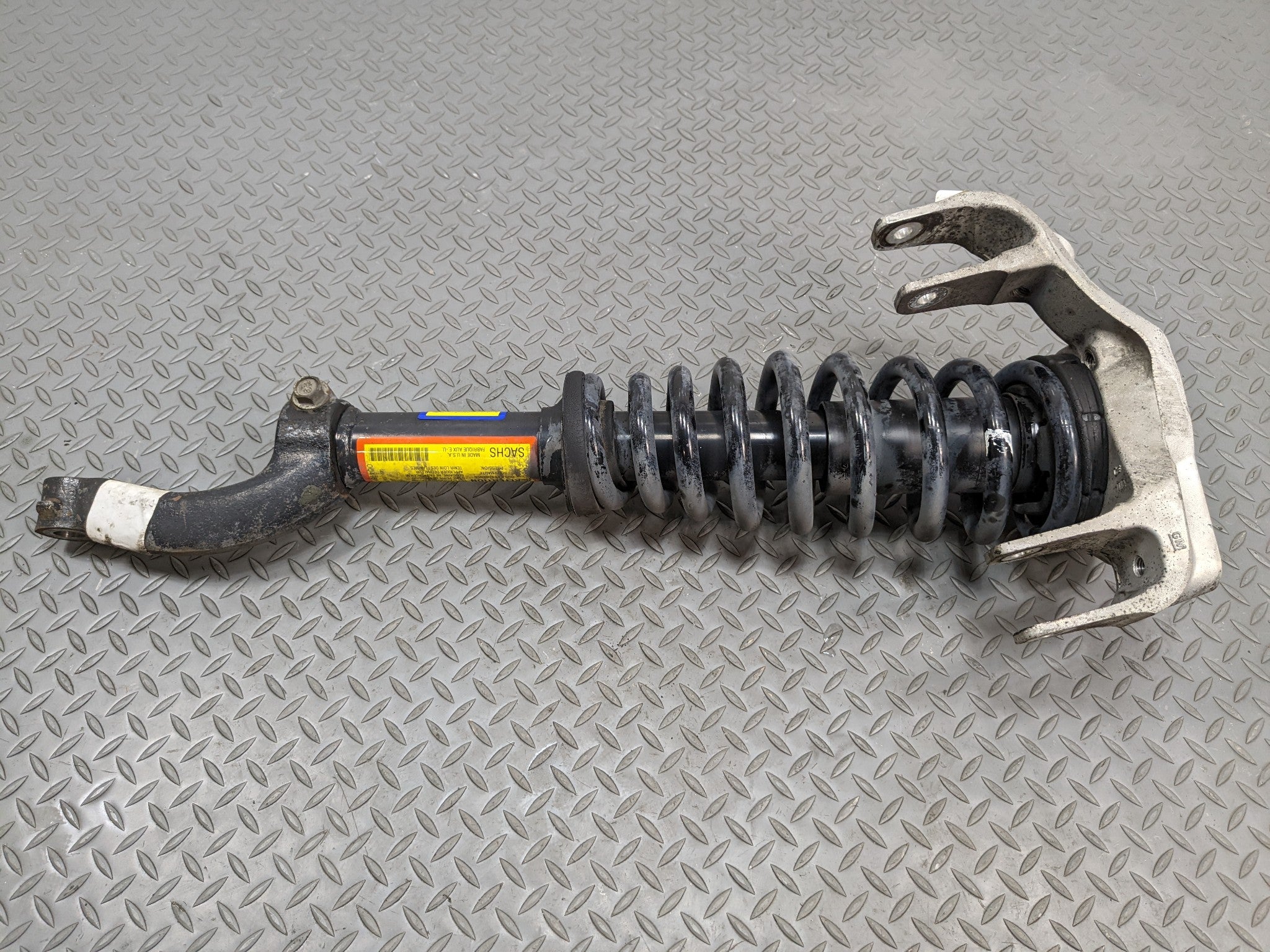 04 - 09 CADILLAC SRX OEM SHOCK ABSORBER STRUT ASSEMBLY FRONT LEFT DRIVER SIDE