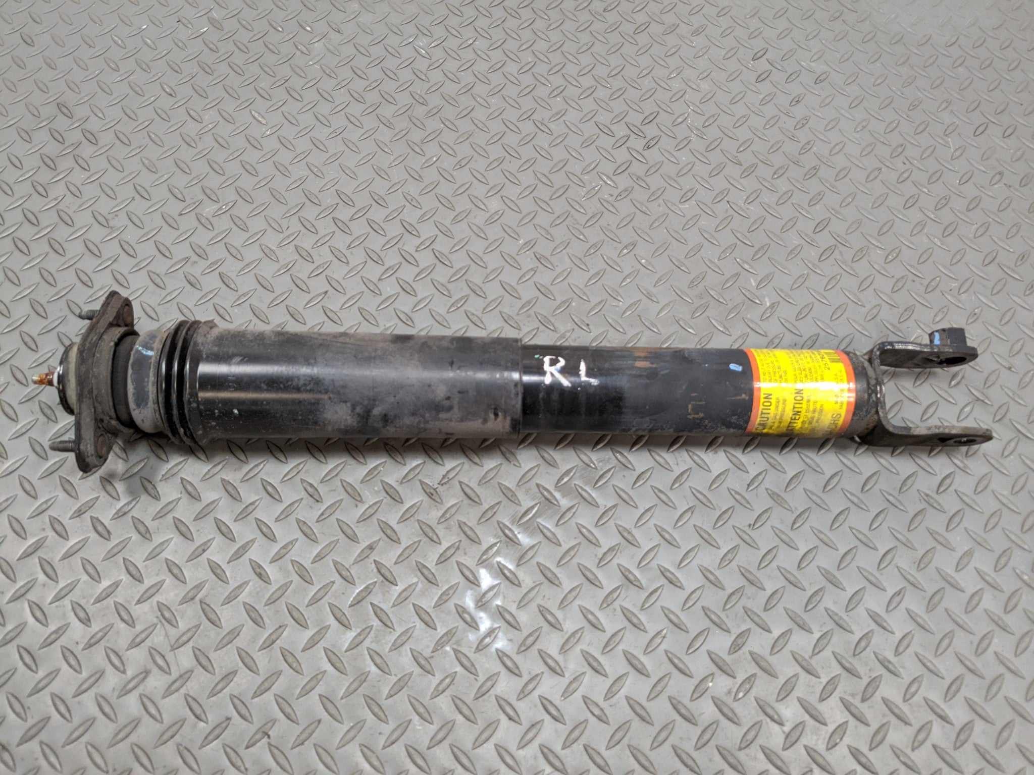 2004 - 2009 CADILLAC SRX OEM STRUT SHOCK ABSORBER REAR LEFT DRIVER SIDE