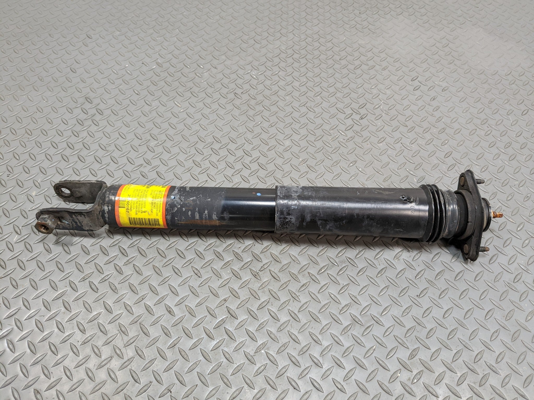 2004 - 2009 CADILLAC SRX OEM STRUT SHOCK ABSORBER REAR RIGHT PASSENGER SIDE
