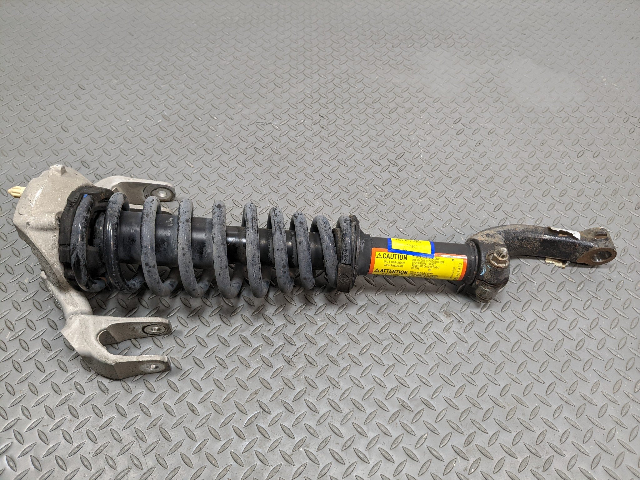 2004 - 2009 CADILLAC SRX OEM SHOCK ABSORBER STRUT ASSEMBLY FRONT RIGHT SIDE