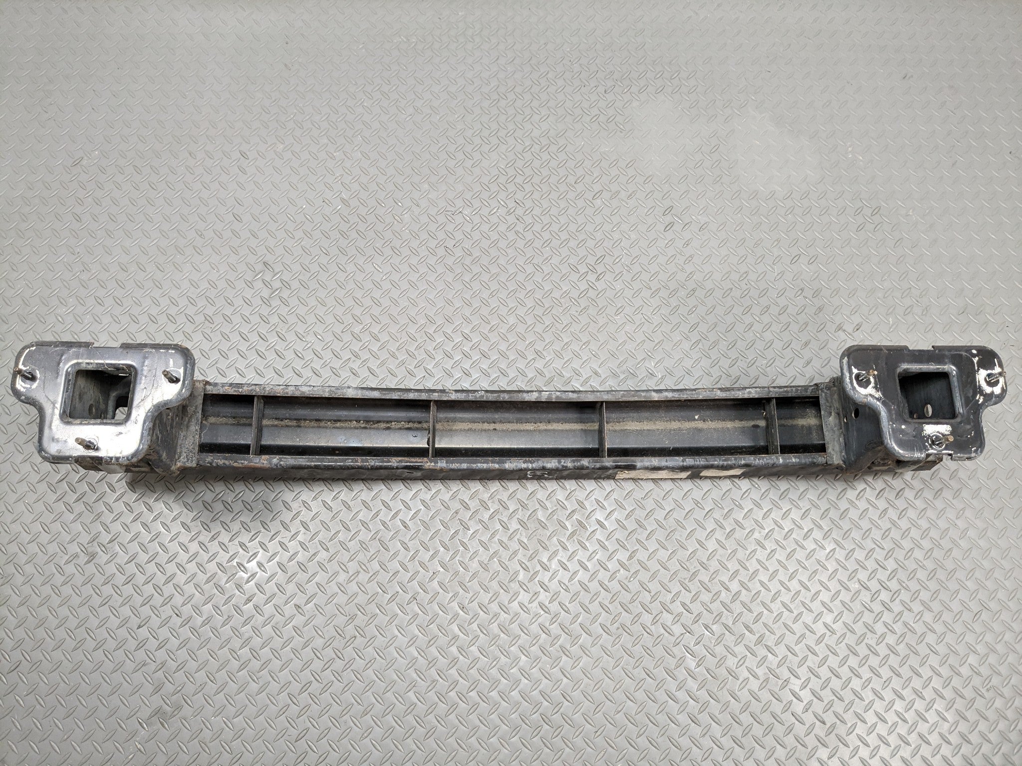 2004 - 2009 CADILLAC SRX OEM REAR BUMPER REINFORCEMENT ABSORBER IMPACT BAR