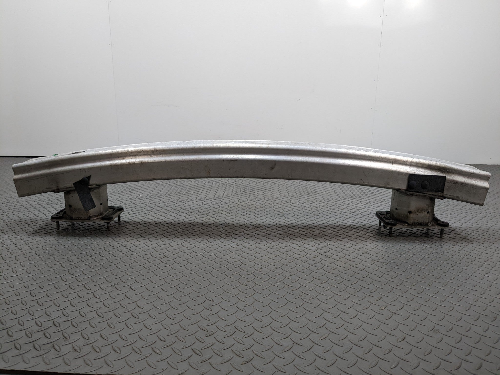 04 - 09 CADILLAC SRX OEM FRONT BUMPER REINFORCEMENT IMPACT BAR WITHOUT TOW HOOKS