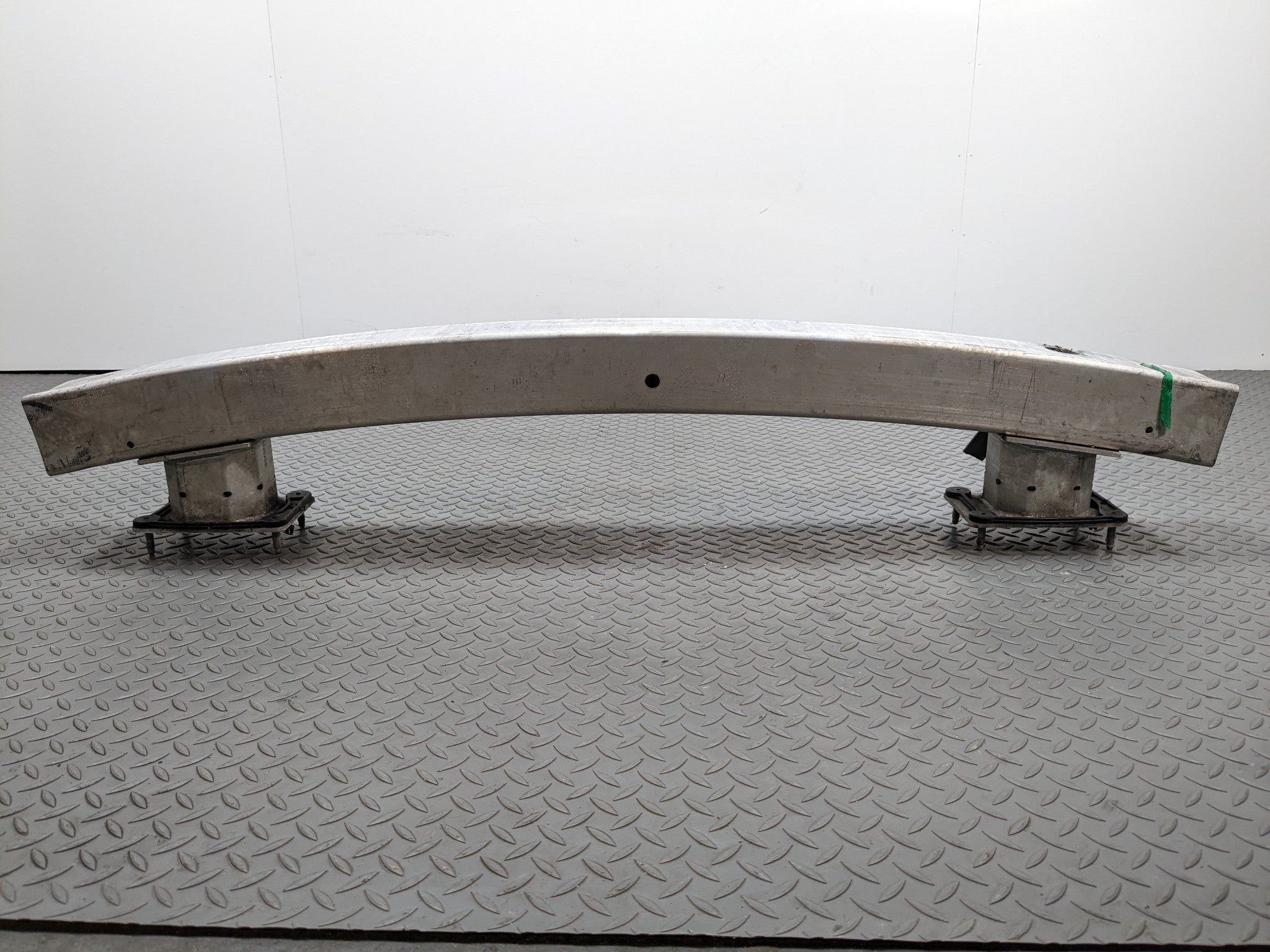 04 - 09 CADILLAC SRX OEM FRONT BUMPER REINFORCEMENT IMPACT BAR WITHOUT TOW HOOKS