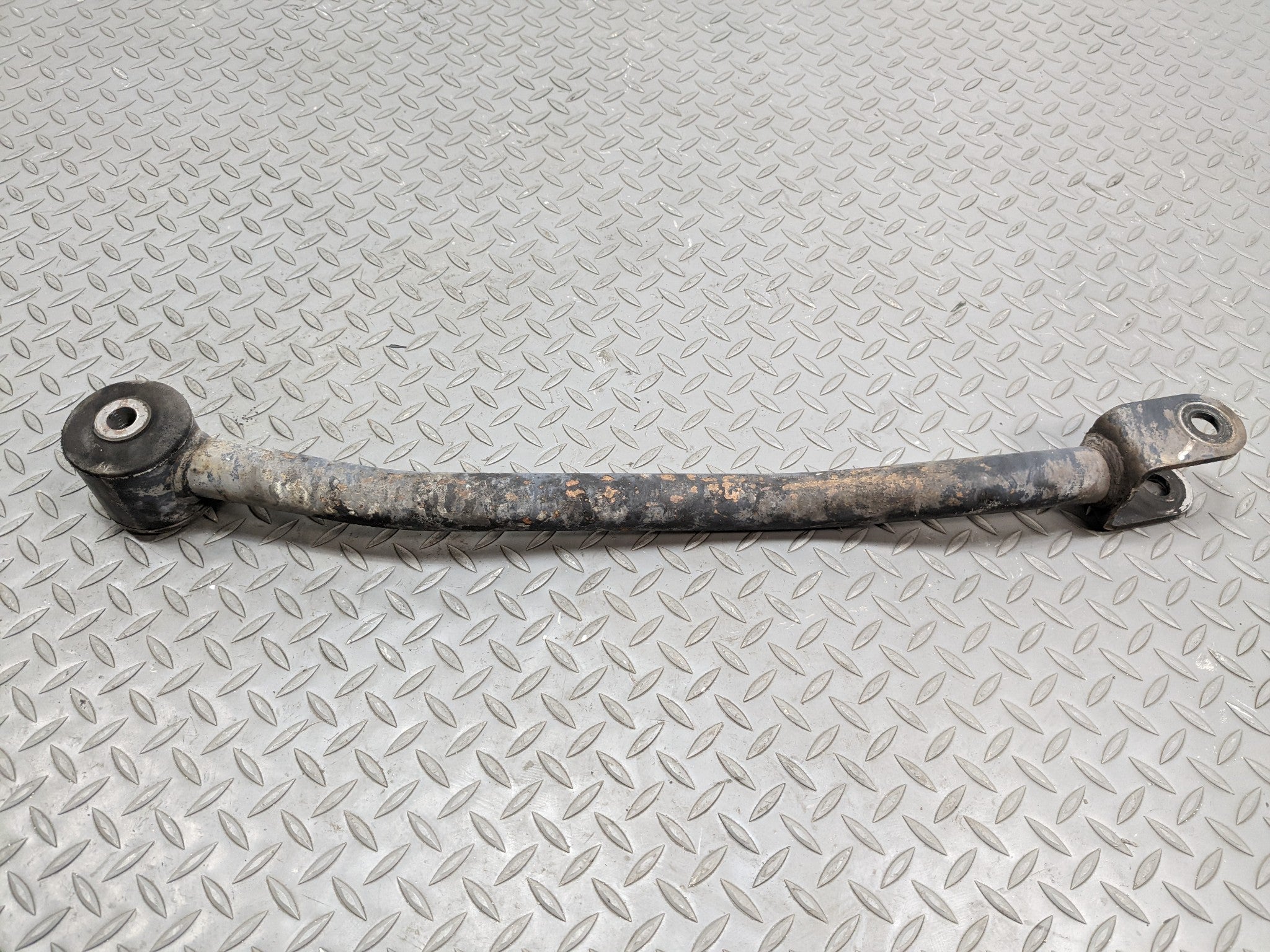 2004 - 2009 CADILLAC SRX OEM TRAILING LOWER CONTROL ARM REAR LEFT DRIVER SIDE