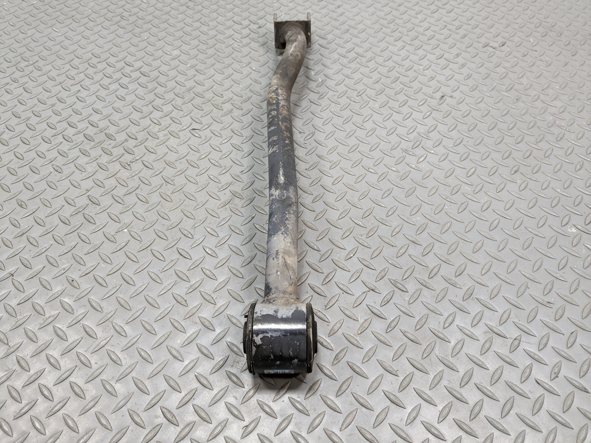 04 - 09 CADILLAC SRX OEM TRAILING LOWER CONTROL ARM REAR RIGHT PASSENGER SIDE