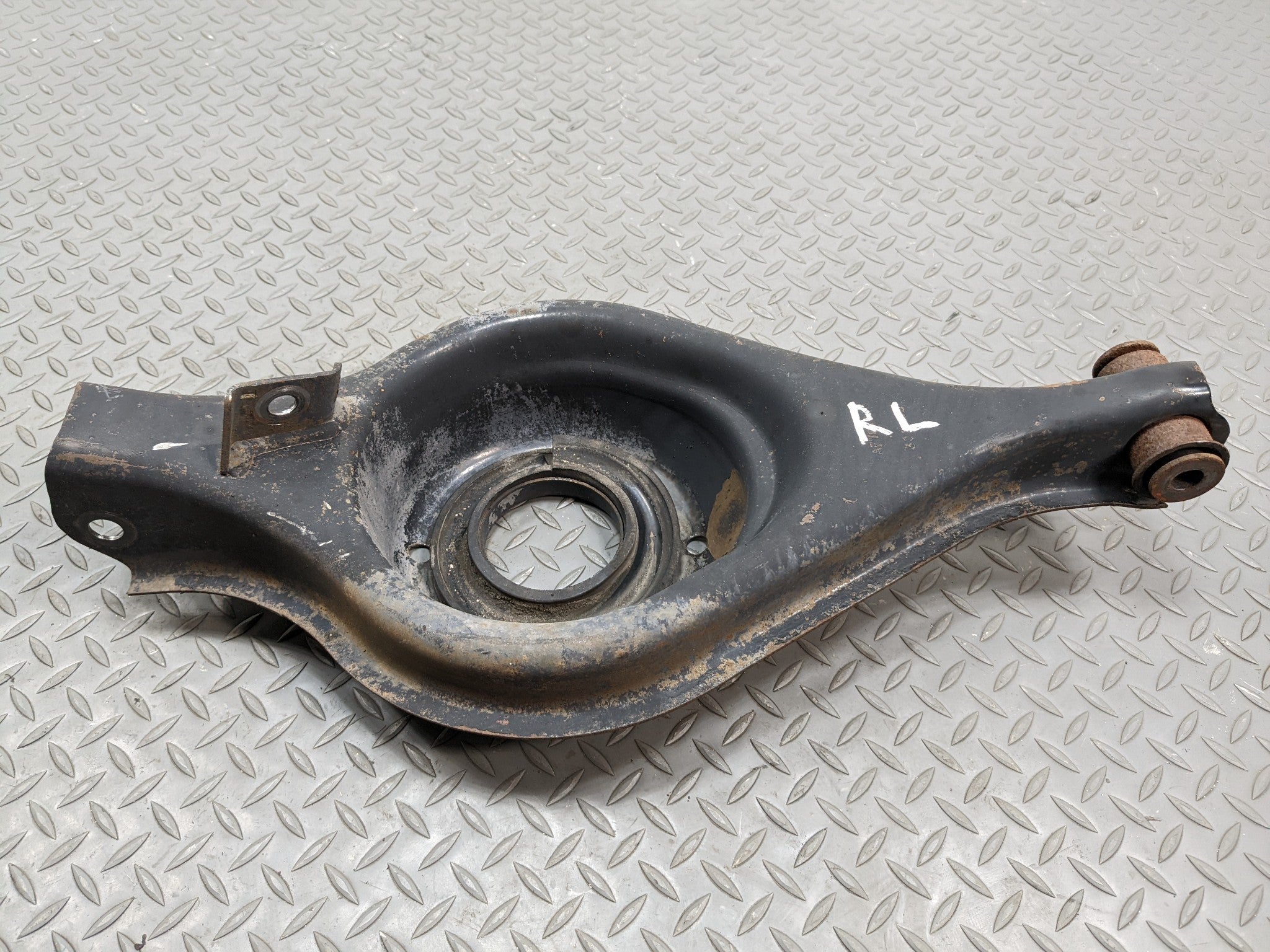 2004 - 2009 CADILLAC SRX OEM LOWER CONTROL ARM REAR LEFT DRIVER SIDE