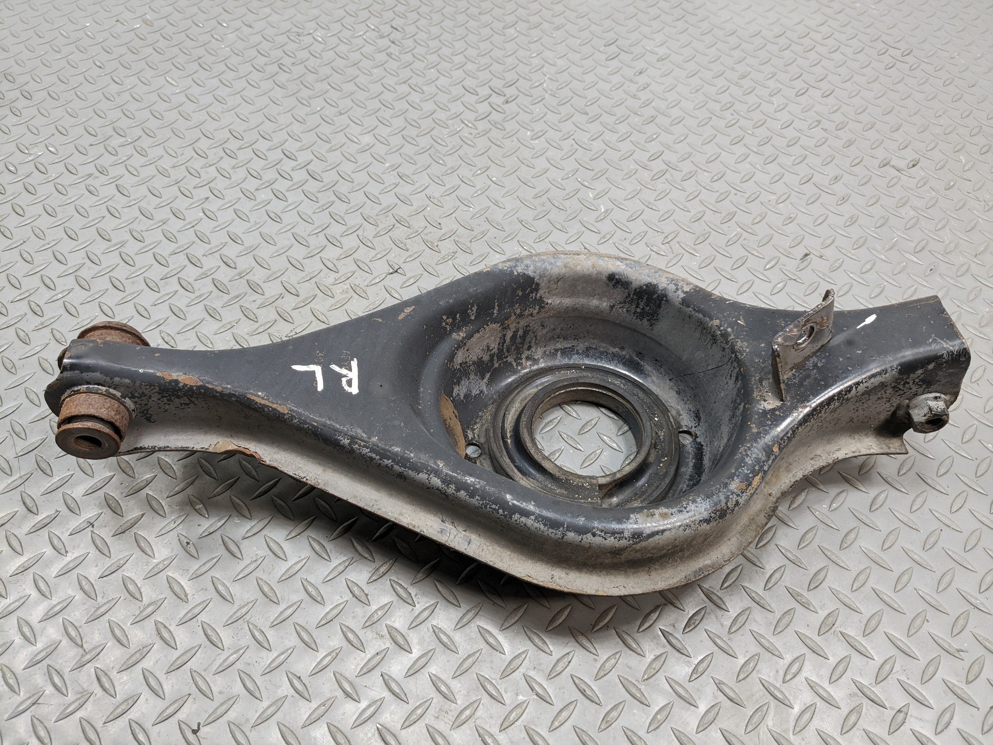 2004 - 2009 CADILLAC SRX OEM LOWER CONTROL ARM REAR LEFT DRIVER SIDE