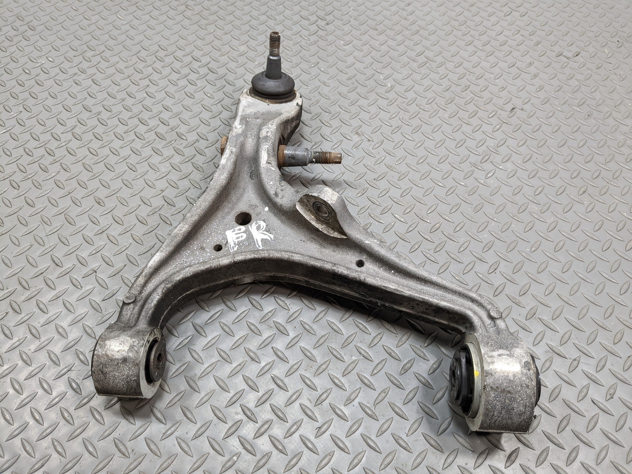 04 - 09 CADILLAC SRX OEM LOWER SUSPENSION CONTROL ARM FRONT LEFT PASSENGER SIDE
