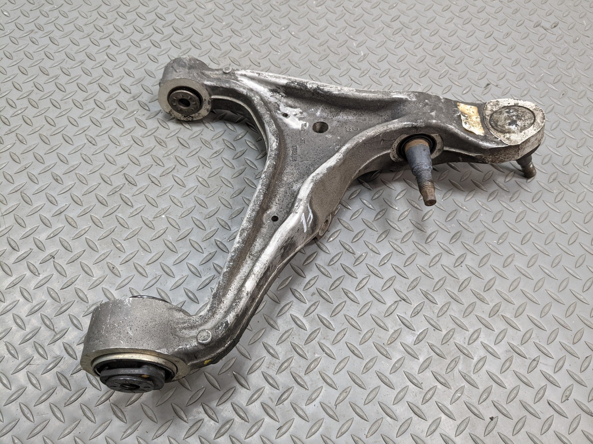 2004 - 2009 CADILLAC SRX OEM LOWER SUSPENSION CONTROL ARM FRONT LEFT DRIVER SIDE