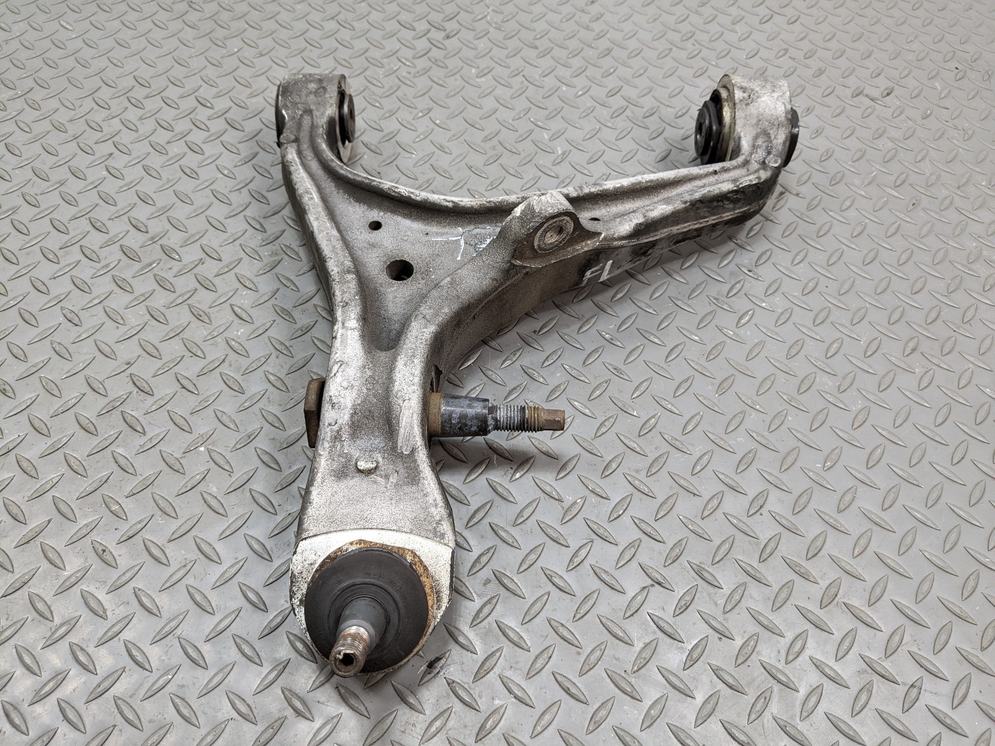 2004 - 2009 CADILLAC SRX OEM LOWER SUSPENSION CONTROL ARM FRONT LEFT DRIVER SIDE