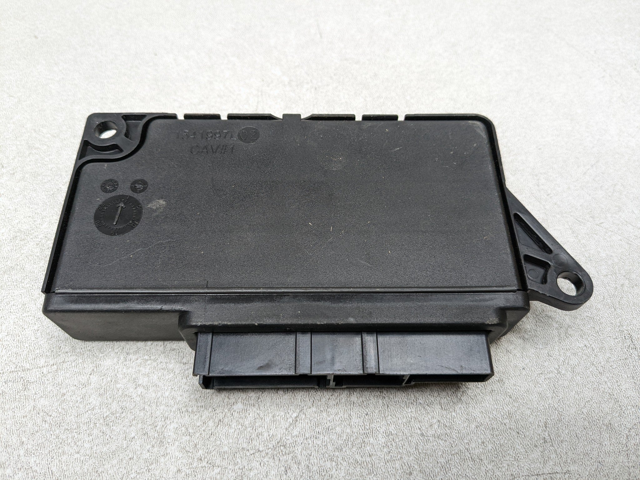 2004 - 2009 CADILLAC SRX OEM DOOR MULTIFUNTION CONTROL MODULE REAR RIGHT SIDE