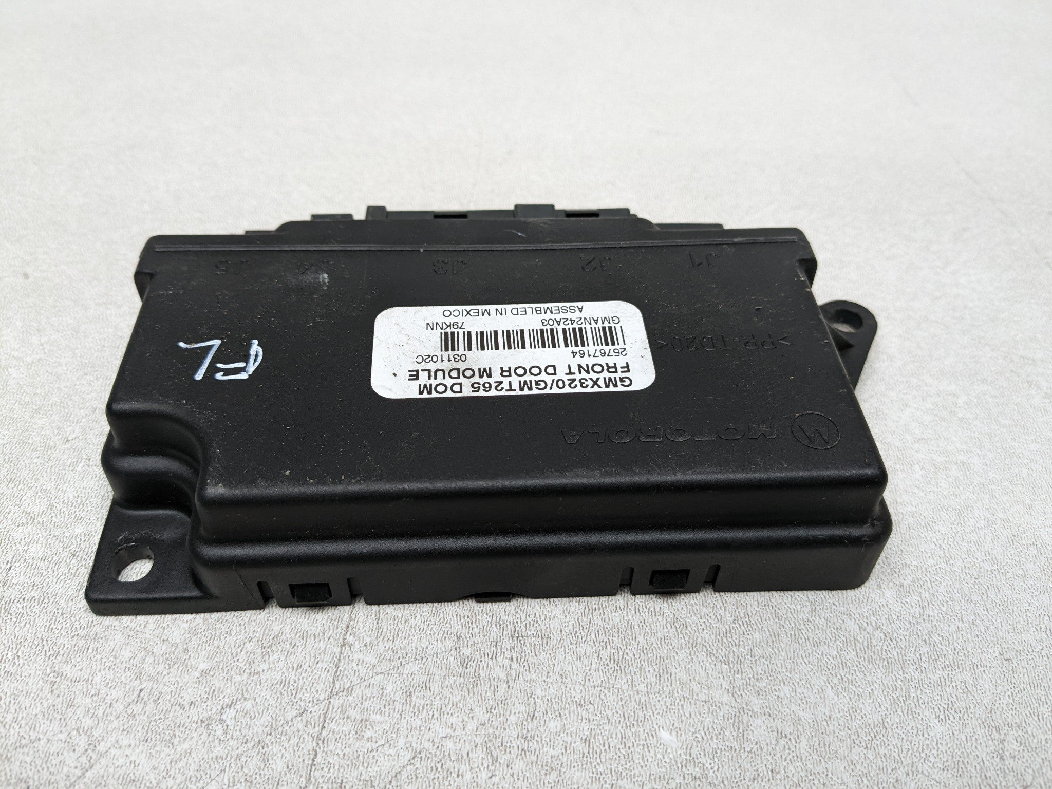 2004 - 2009 CADILLAC SRX OEM DOOR MULTIFUNTION CONTROL MODULE FRONT LEFT SIDE