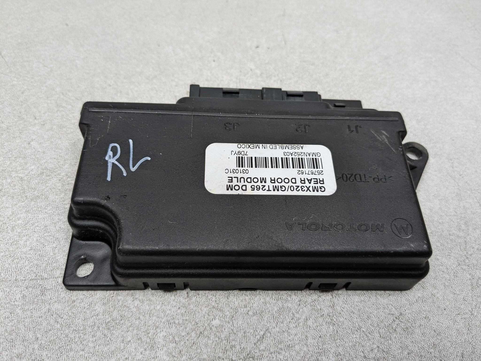 2004 - 2009 CADILLAC SRX OEM DOOR MULTIFUNTION CONTROL MODULE REAR LEFT SIDE