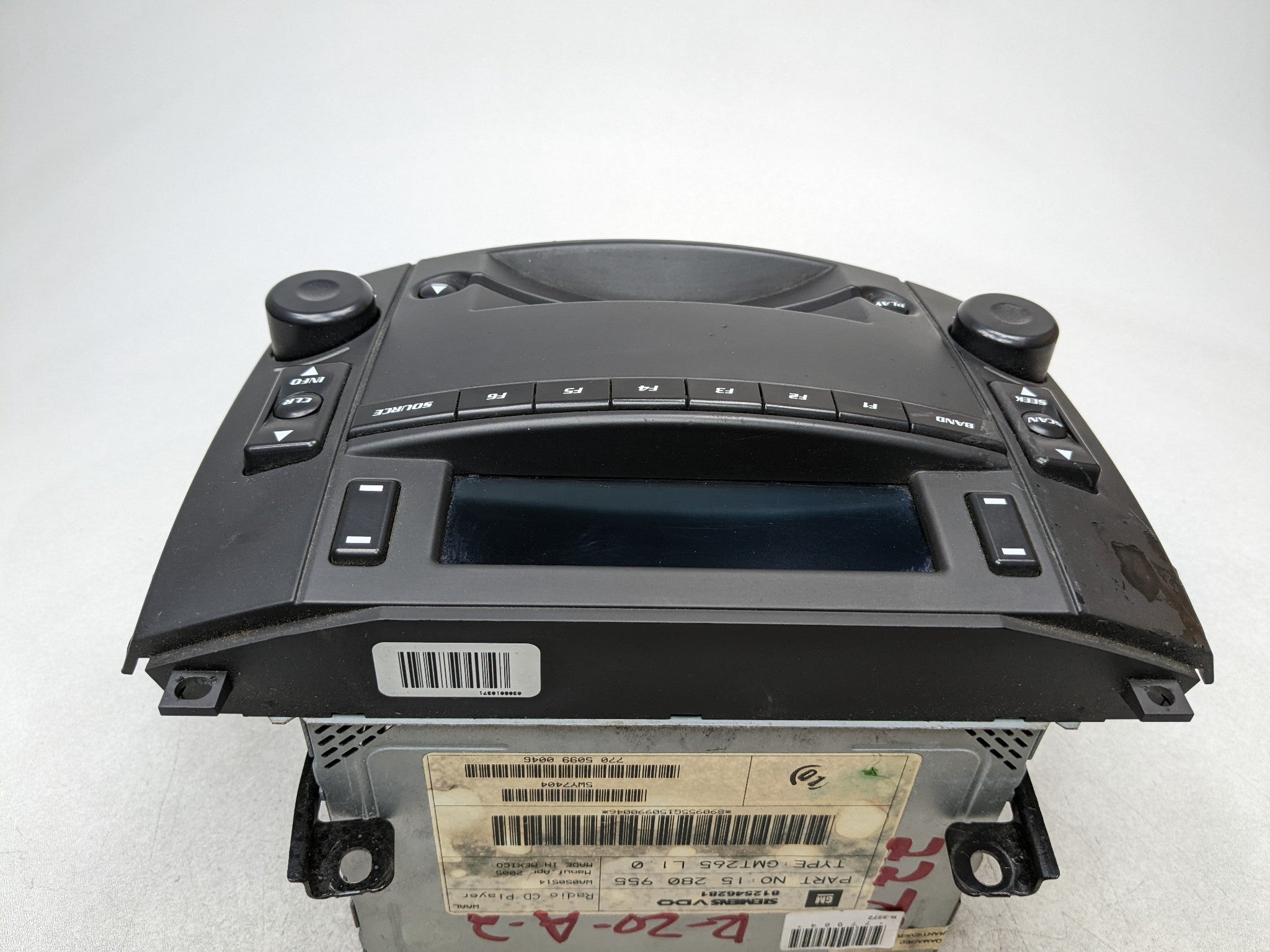 2004 - 2009 CADILLAC SRX OEM RADIO AUDIO AND VISUAL EQUIPMENT AM FM CD CASSETTE