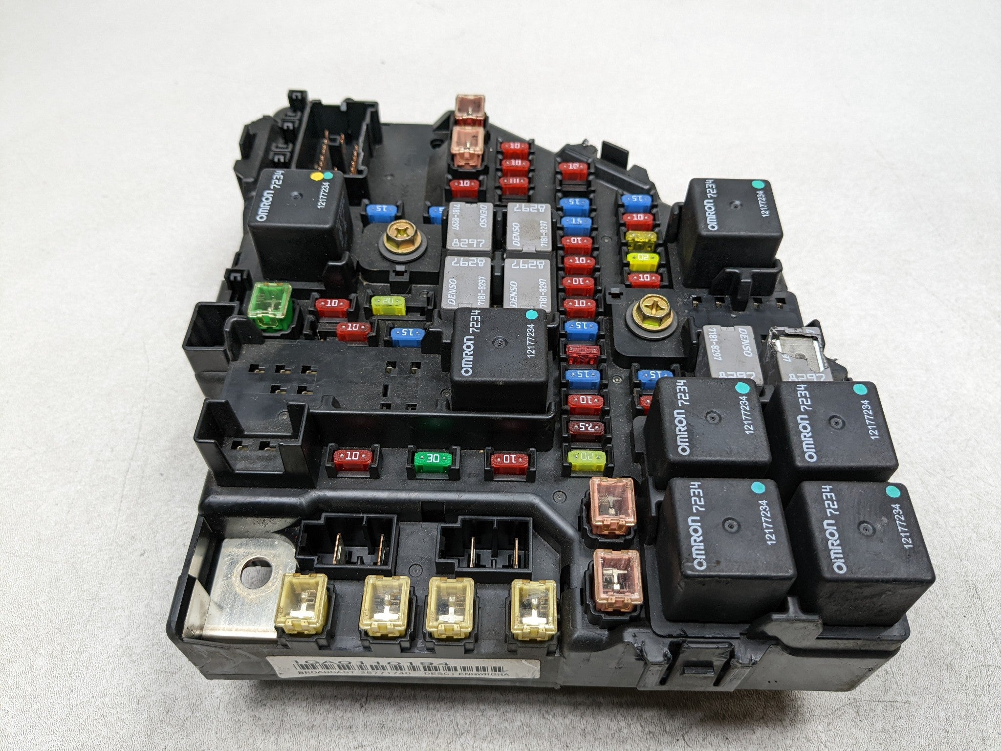 04 - 09 CADILLAC SRX OEM ENGINE FUSE BOX RELAY JUNCTION POWER DISTRIBUTION B0X