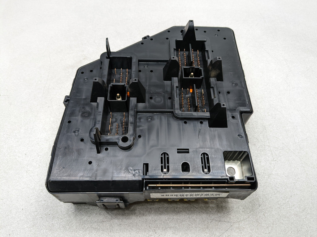 04 - 09 CADILLAC SRX OEM ENGINE FUSE BOX RELAY JUNCTION POWER DISTRIBUTION B0X