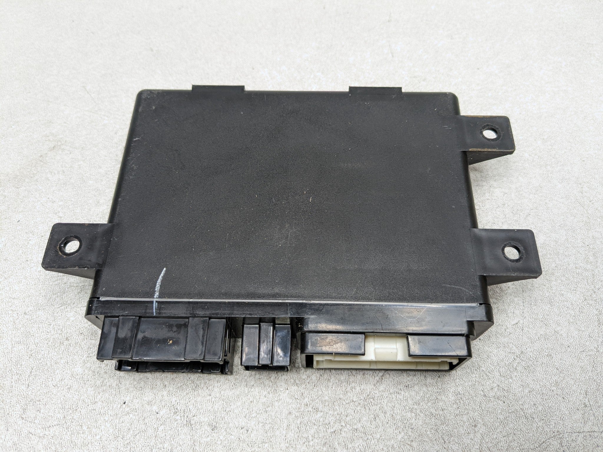 2004 - 2009 CADILLAC SRX OEM DRIVER SEAT MEMORY CONTROL MODULE UNIT
