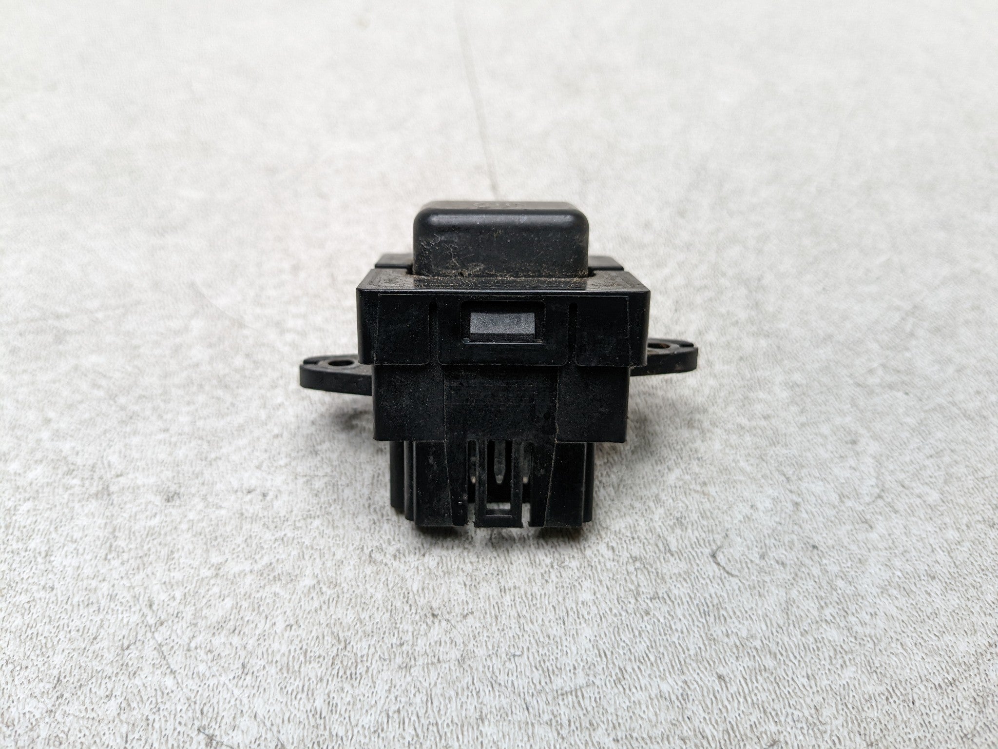 2004 - 2009 CADILLAC SRX OEM STABILITY TRACTION TC CONTROL SWITCH BUTTON