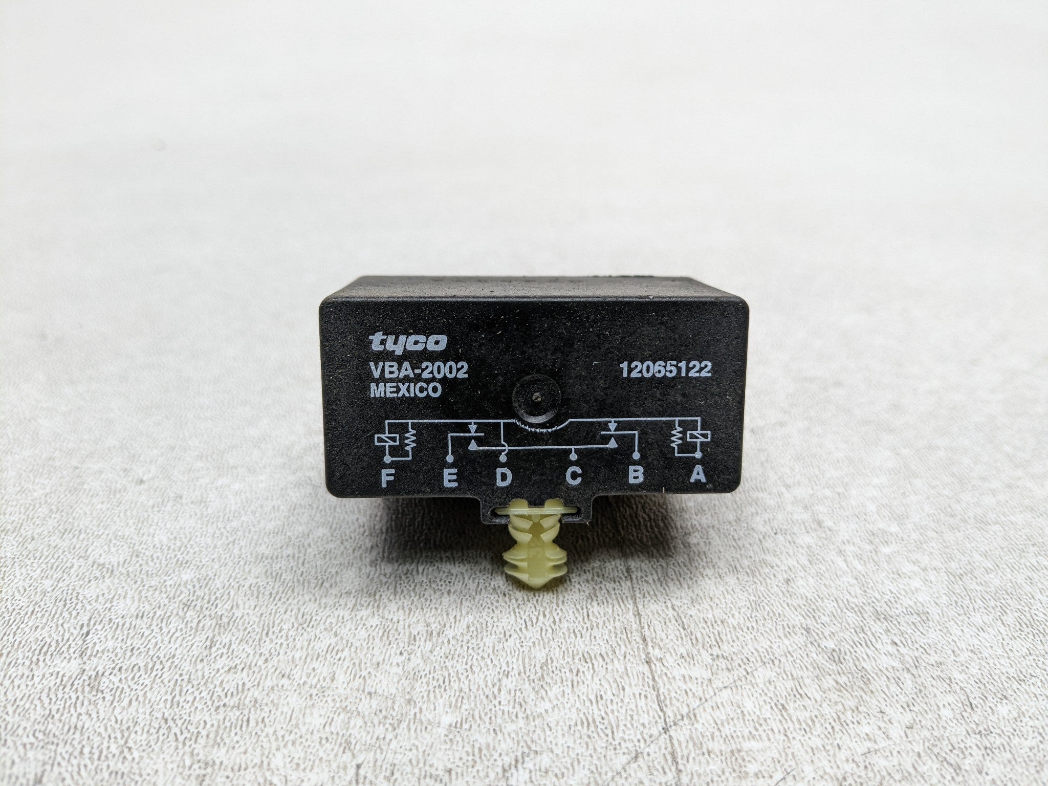 2004 - 2009 CADILLAC SRX OEM RELAY CONTROL MODULE UNIT