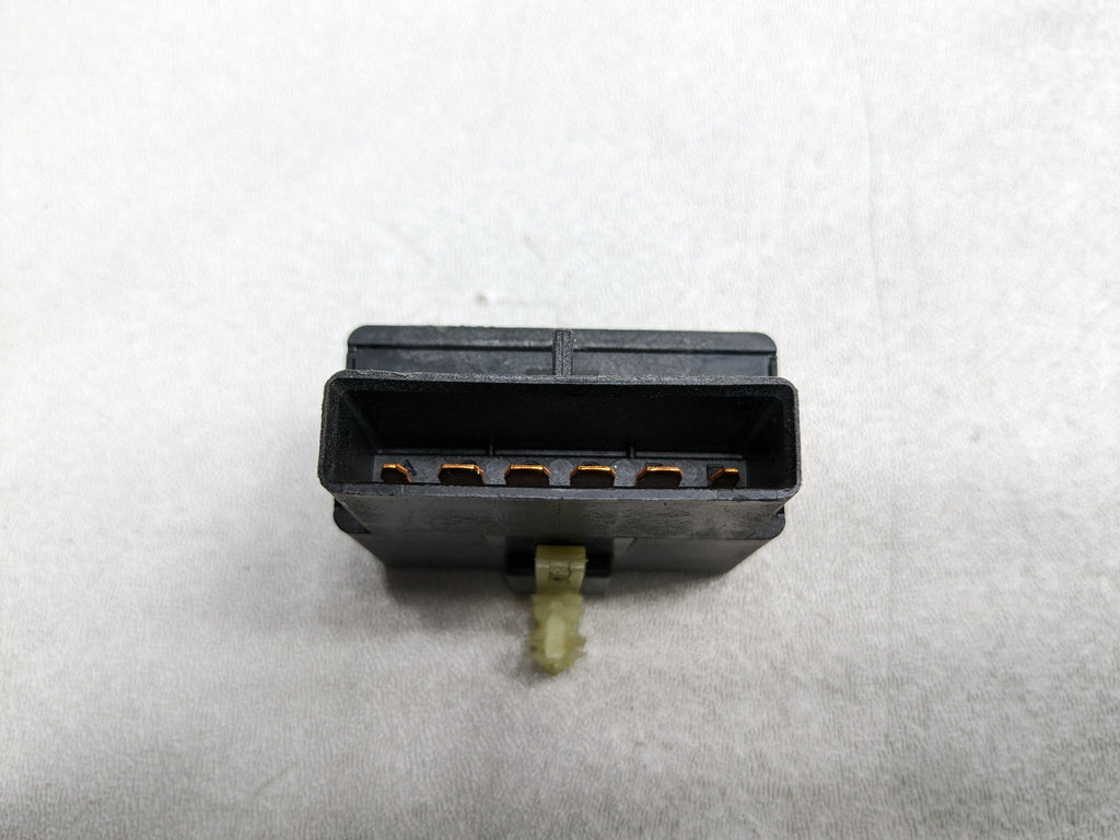 2004 - 2009 CADILLAC SRX OEM RELAY CONTROL MODULE UNIT