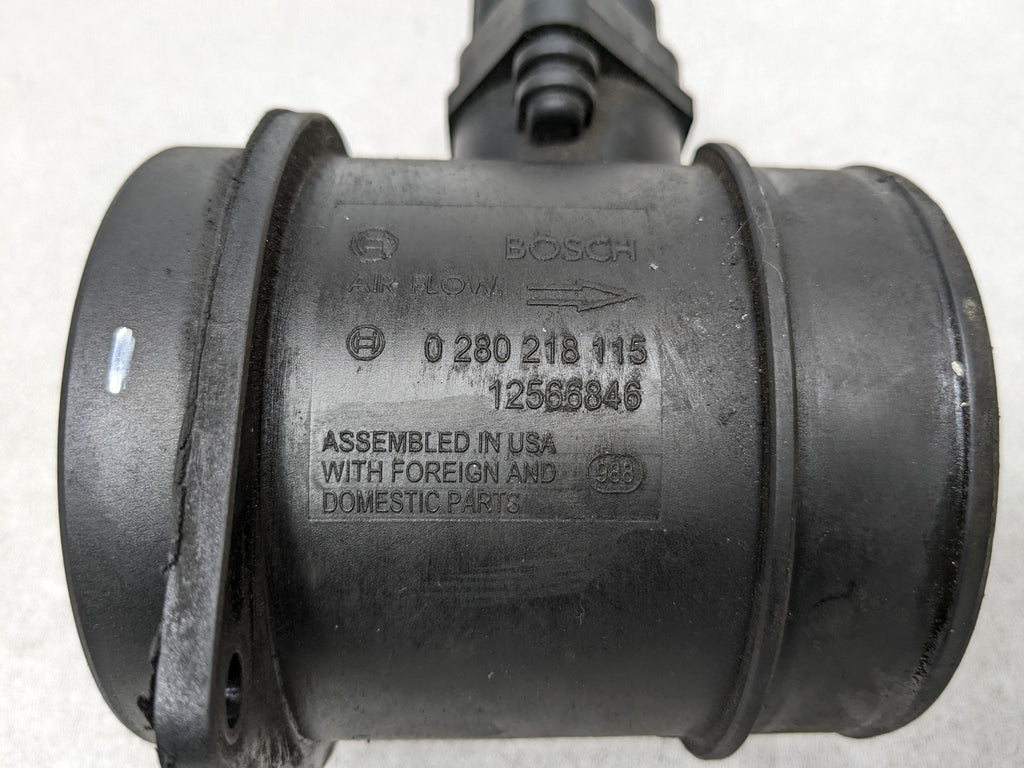 2004 - 2009 CADILLAC SRX OEM MASS AIR FLOW METER SENSOR ASSEMBLY WITHOUT PIPE