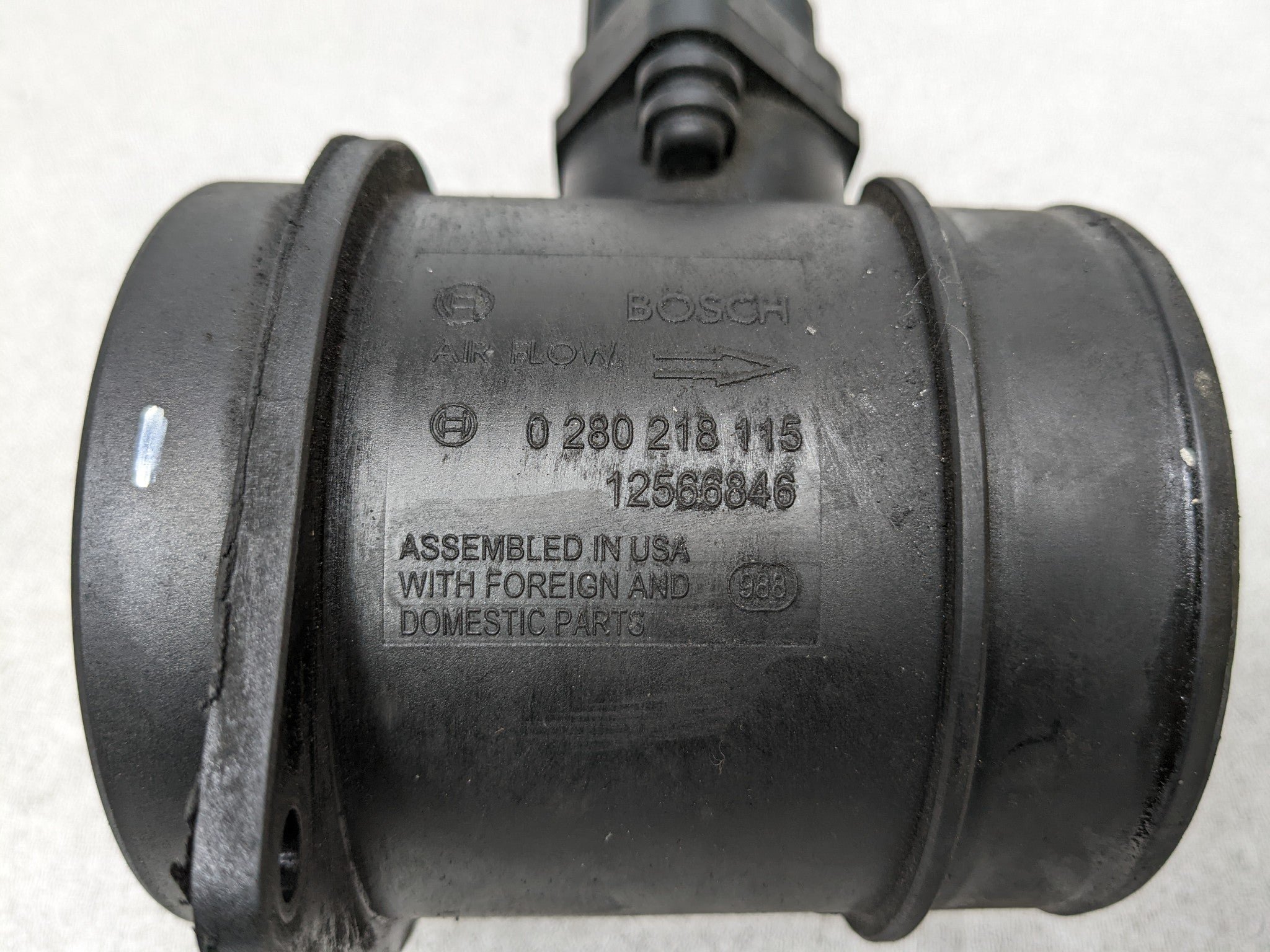 2004 - 2009 CADILLAC SRX OEM MASS AIR FLOW METER SENSOR ASSEMBLY WITHOUT PIPE