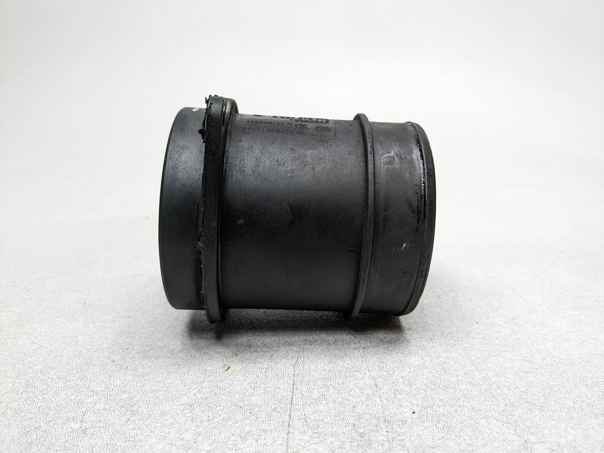 2004 - 2009 CADILLAC SRX OEM MASS AIR FLOW METER SENSOR ASSEMBLY WITHOUT PIPE