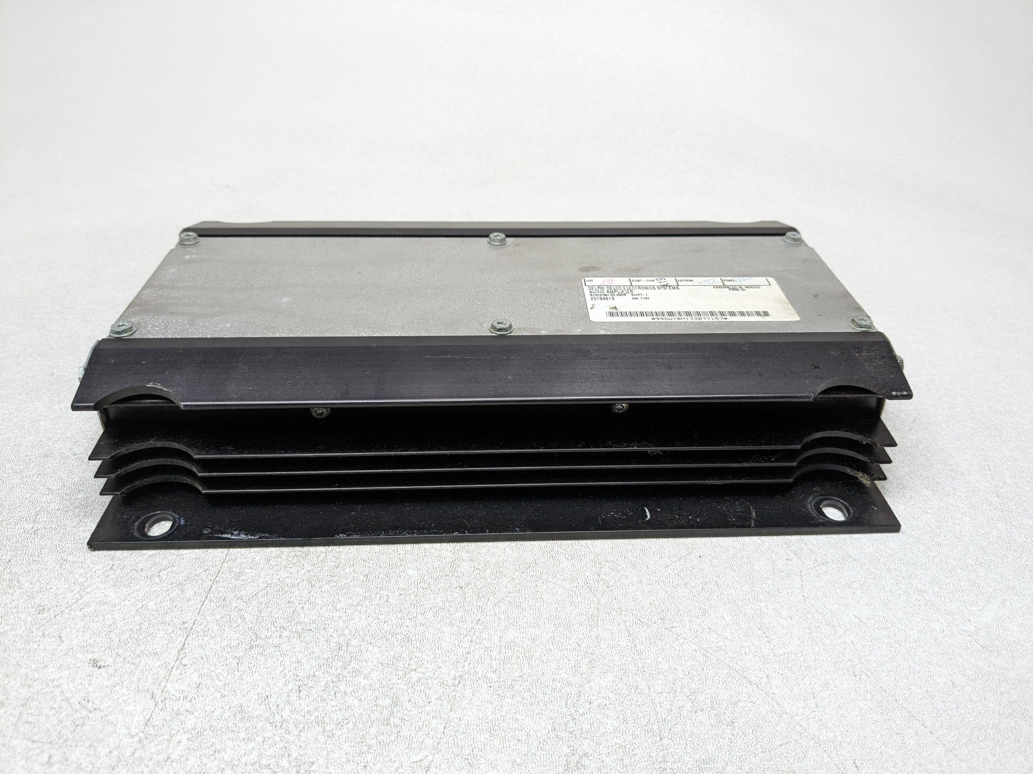 2004 - 2009 CADILLAC SRX OEM RADIO STEREO AMPLIFIER AUDIO AND VISUAL EQUIPMENT