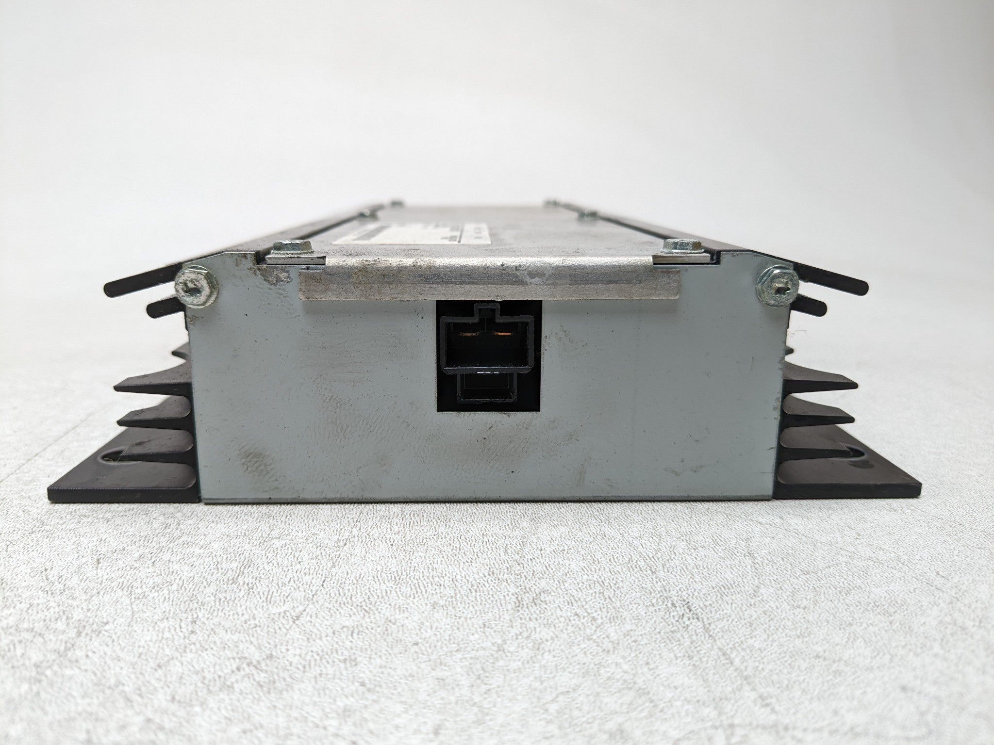 2004 - 2009 CADILLAC SRX OEM RADIO STEREO AMPLIFIER AUDIO AND VISUAL EQUIPMENT