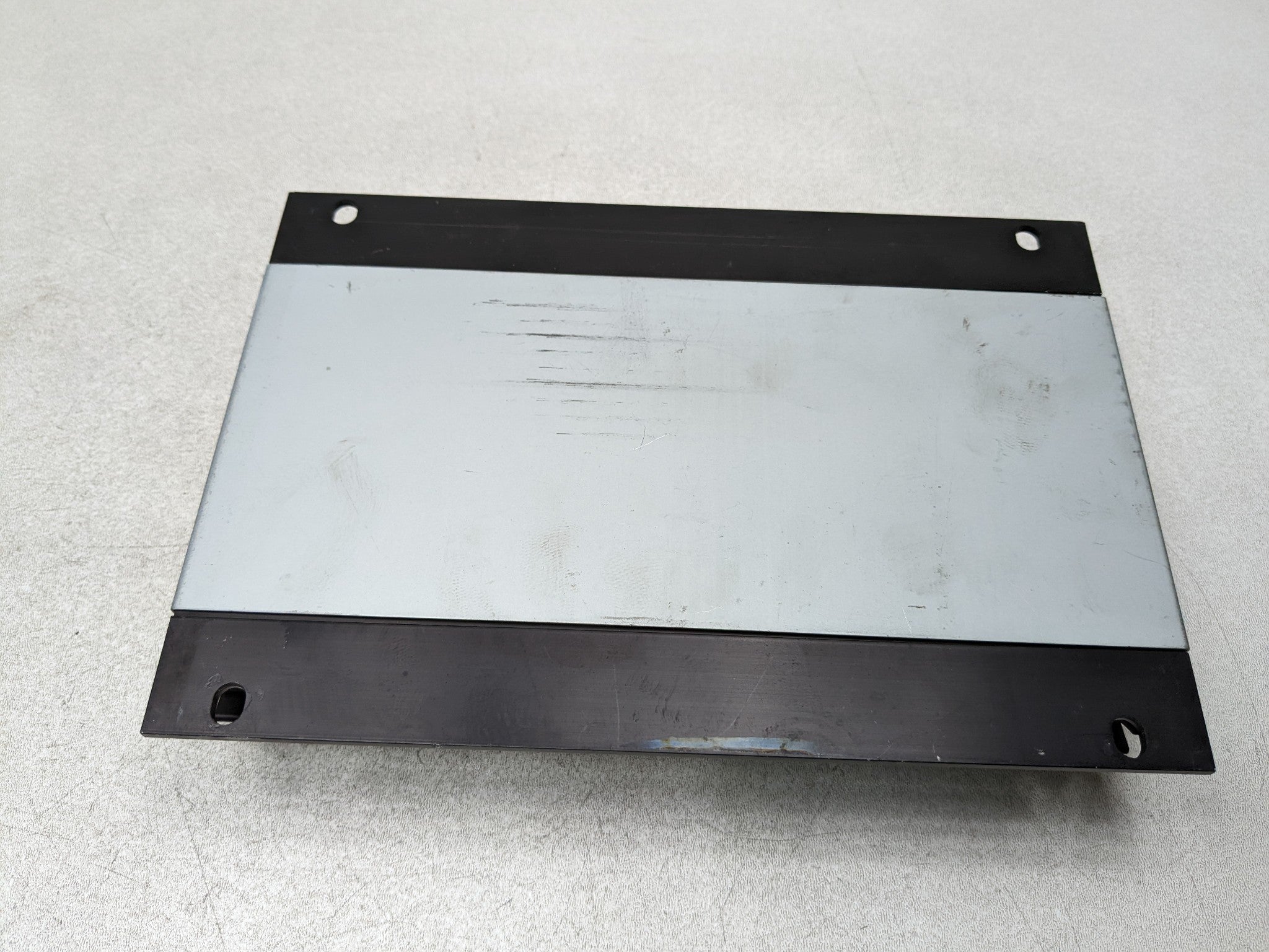 2004 - 2009 CADILLAC SRX OEM RADIO STEREO AMPLIFIER AUDIO AND VISUAL EQUIPMENT