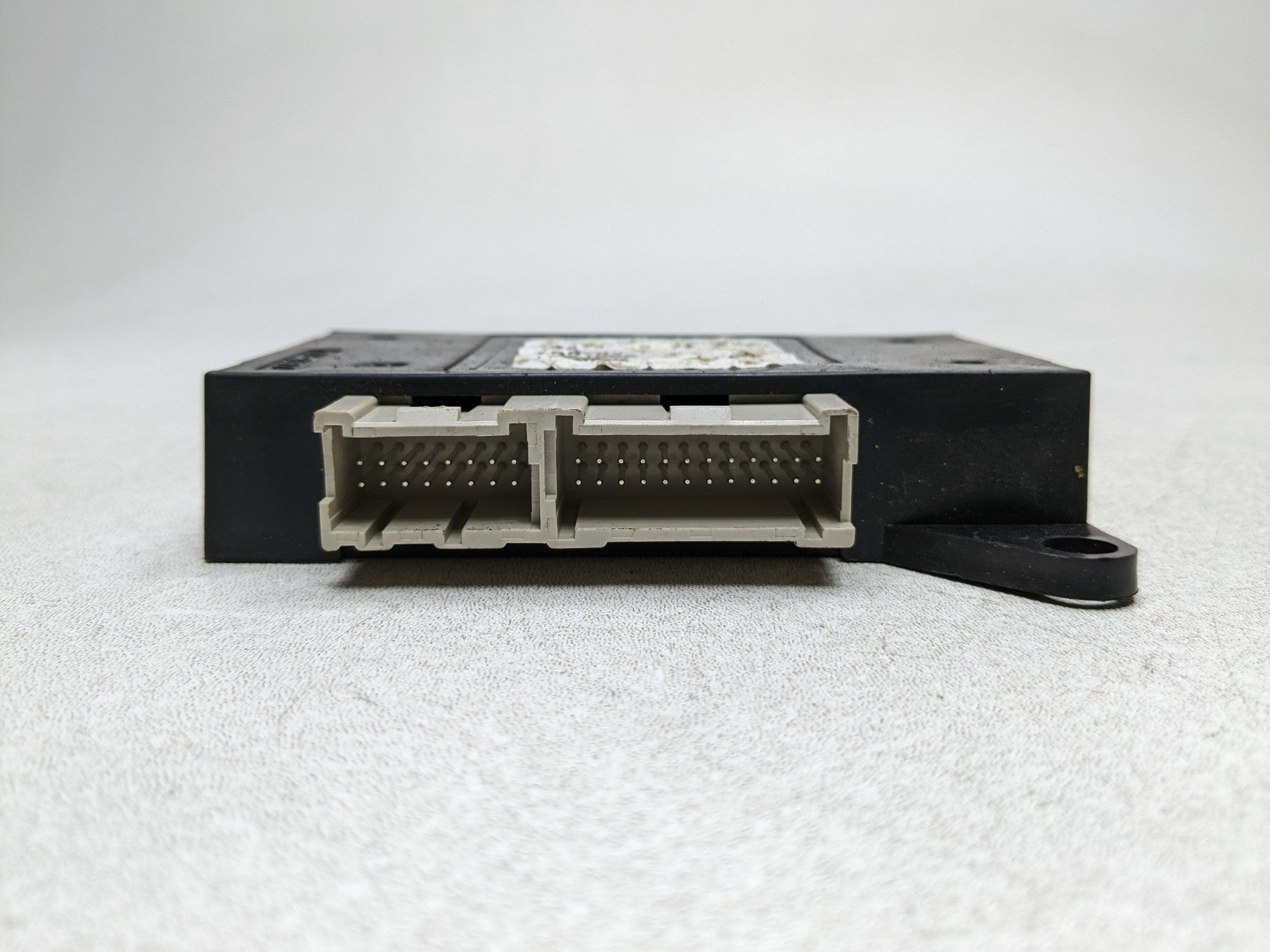 2004 - 2009 CADILLAC SRX OEM REAR INTEGRATION BODY COMPUTER CONTROL MODULE UNIT