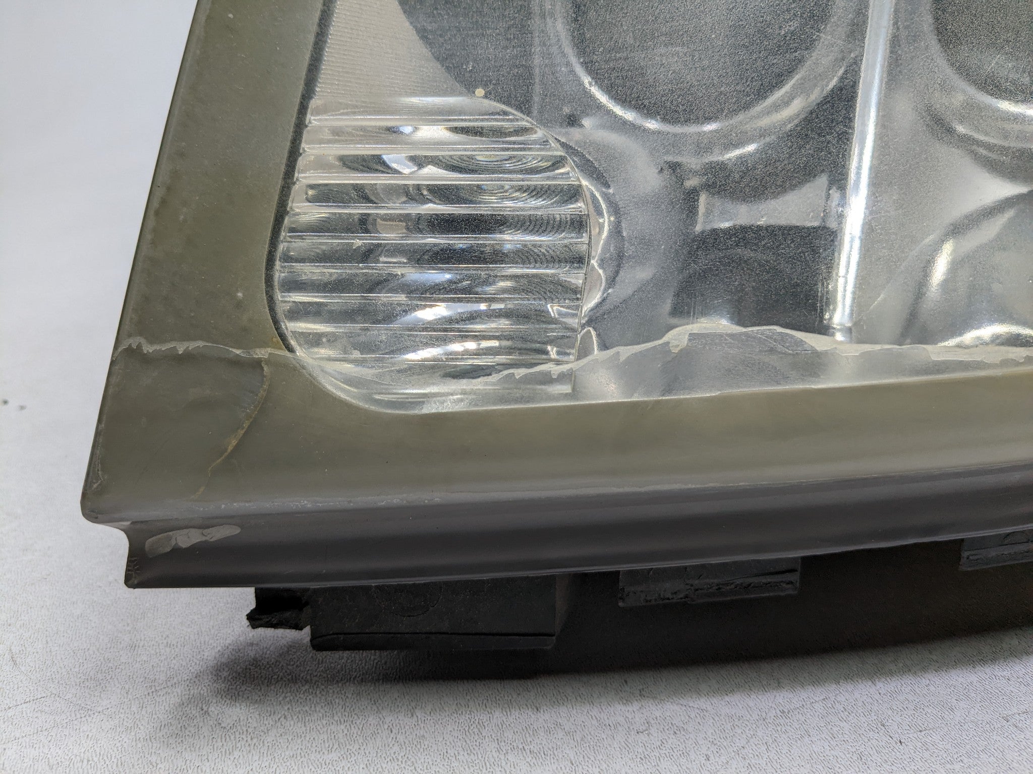 04 - 09 CADILLAC SRX OEM HEADLIGHT HEADLAMP ASSEMBLY FRONT RIGHT SIDE HALOGEN