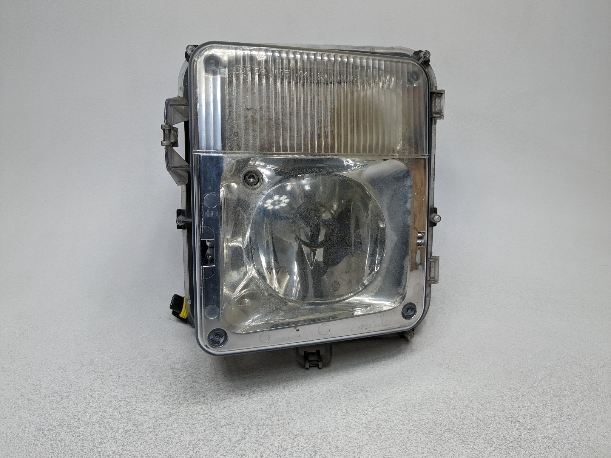 04 - 09 CADILLAC SRX OEM FOG MARKER LIGHT PARKING LAMP FRONT LEFT BUMPER MOUNTED